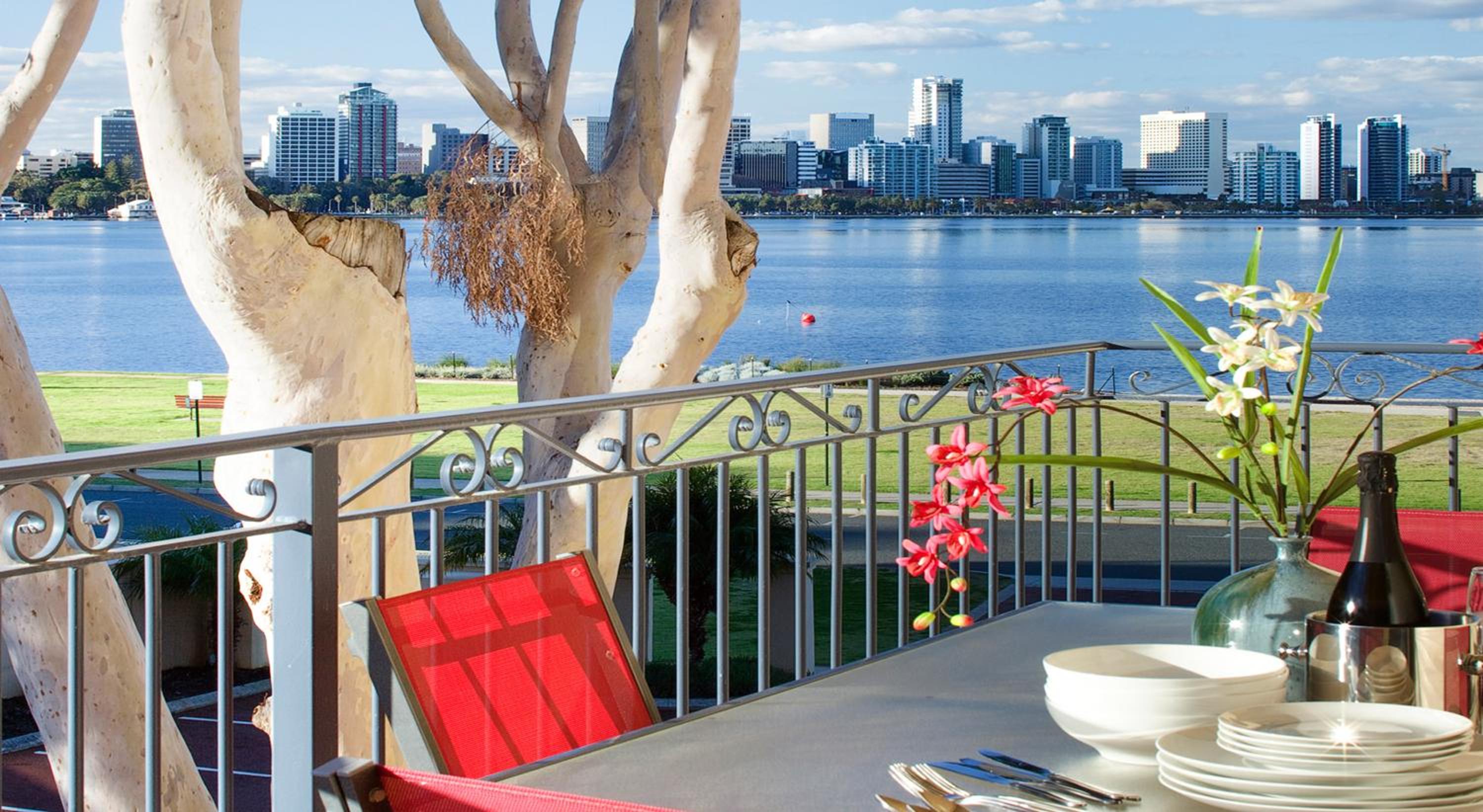 Executive One-Bedroom Suite - Riverside
