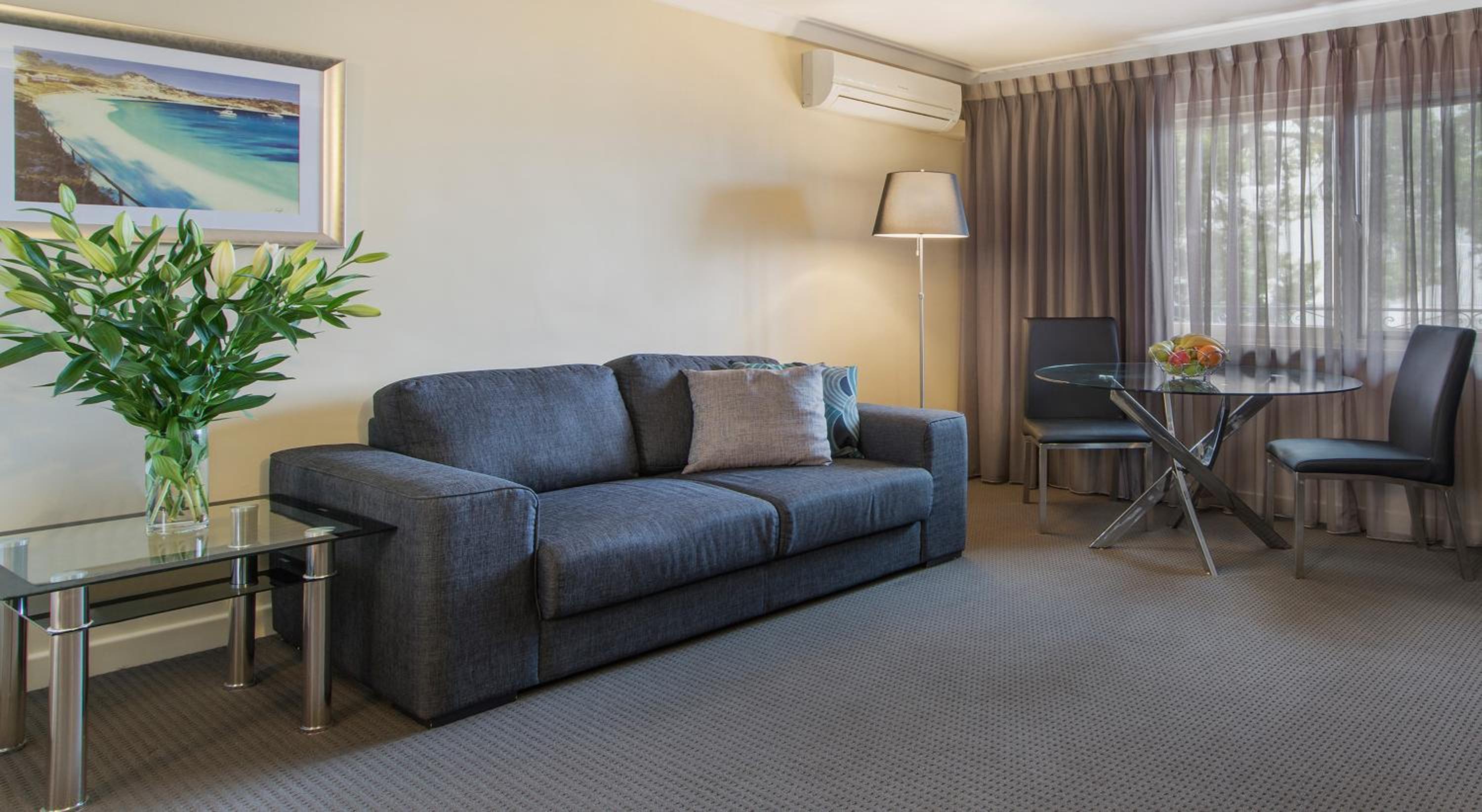 One-Bedroom Suite - Riverside thumbnail 5