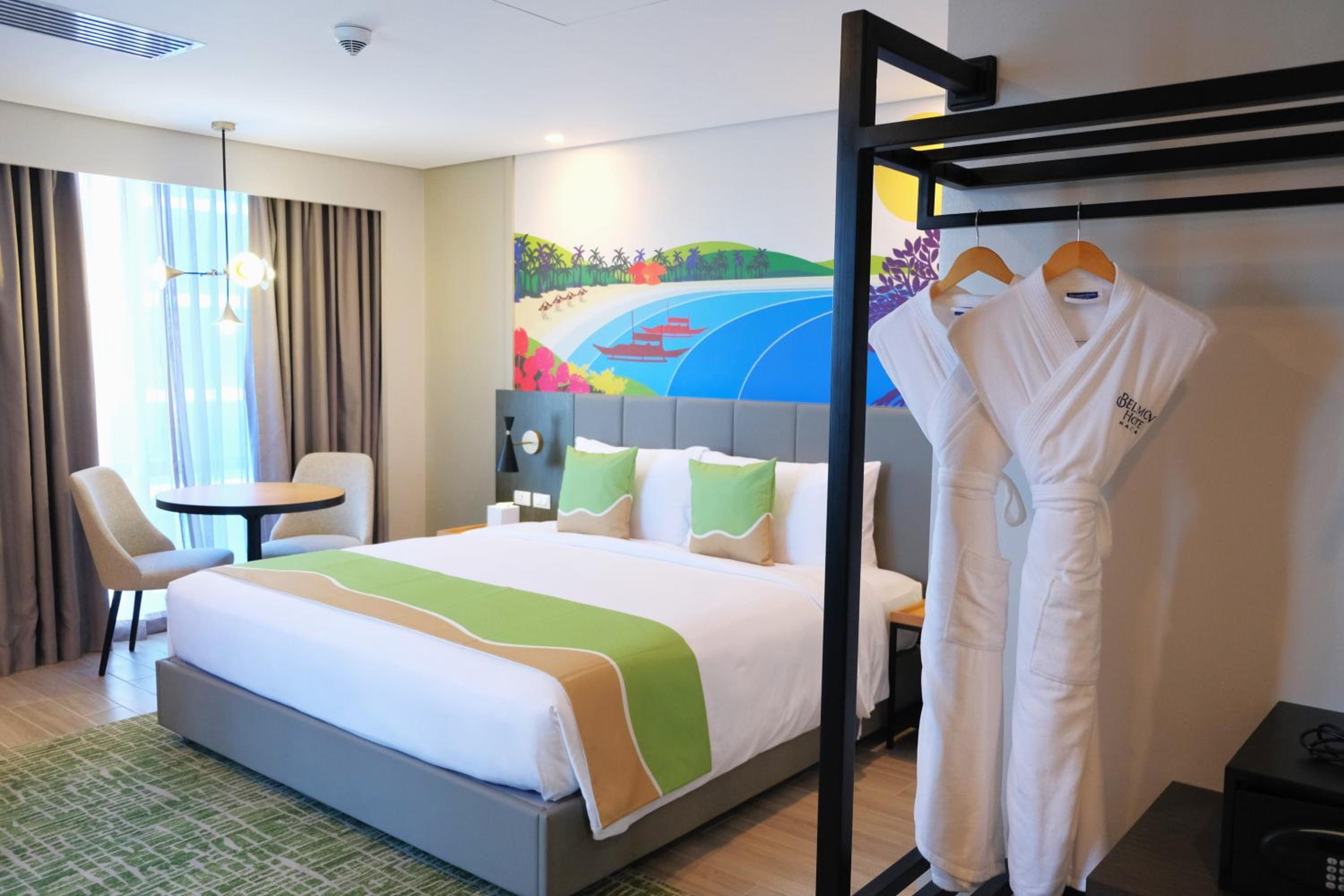 Deluxe Queen Room