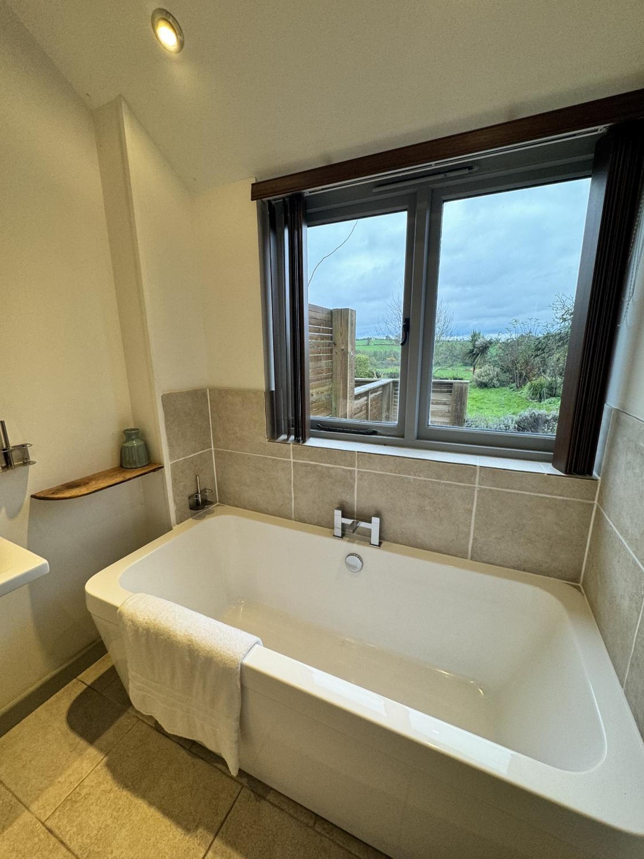 Deluxe Double Room with Bath photo 3