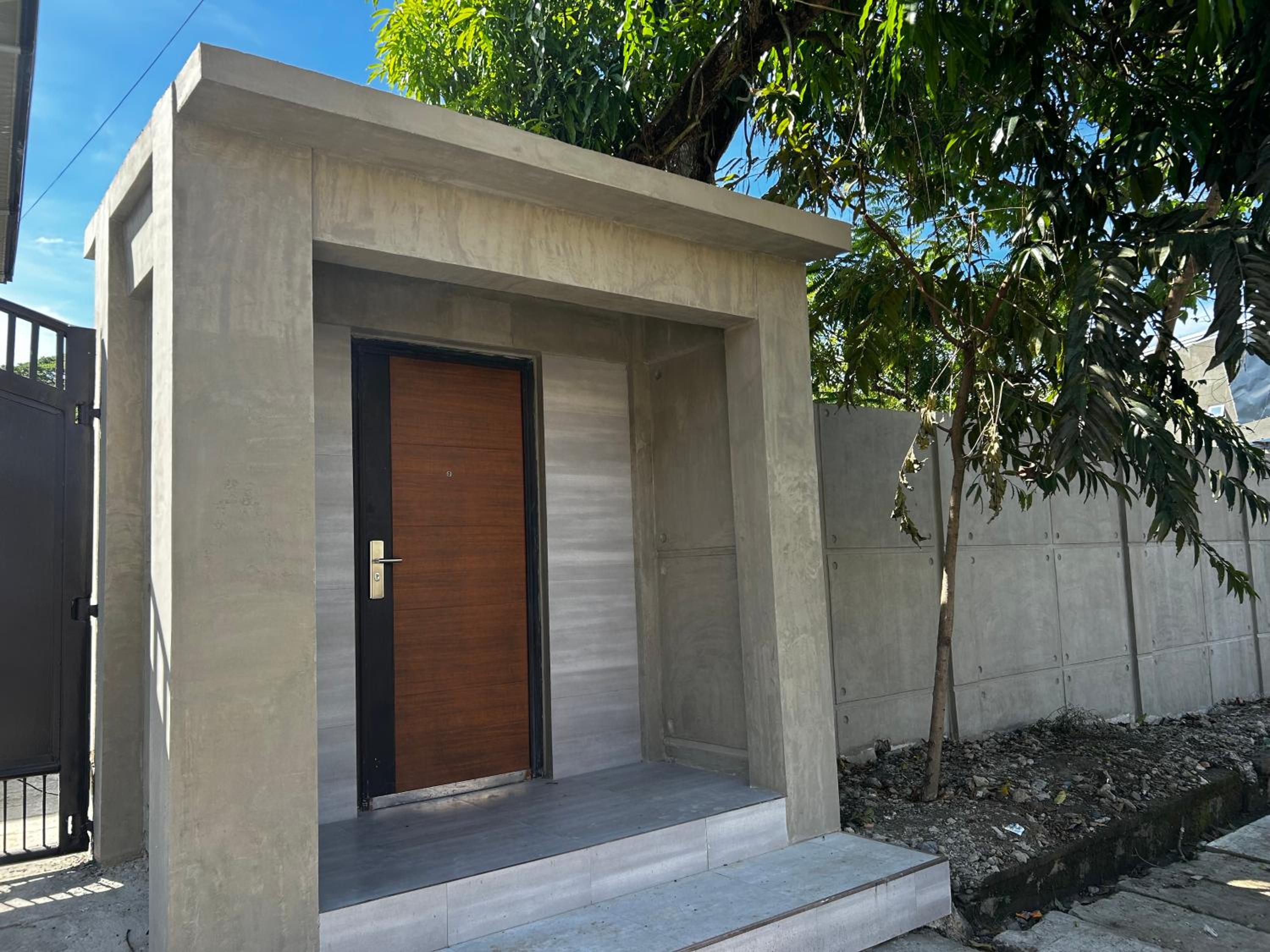 Executive Suite - Photo 8