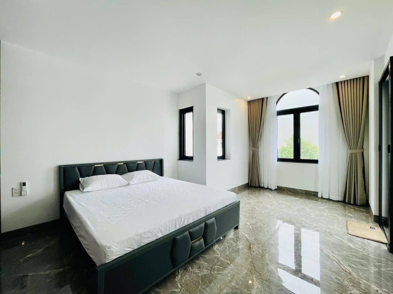 King Room with Balcony photo 2