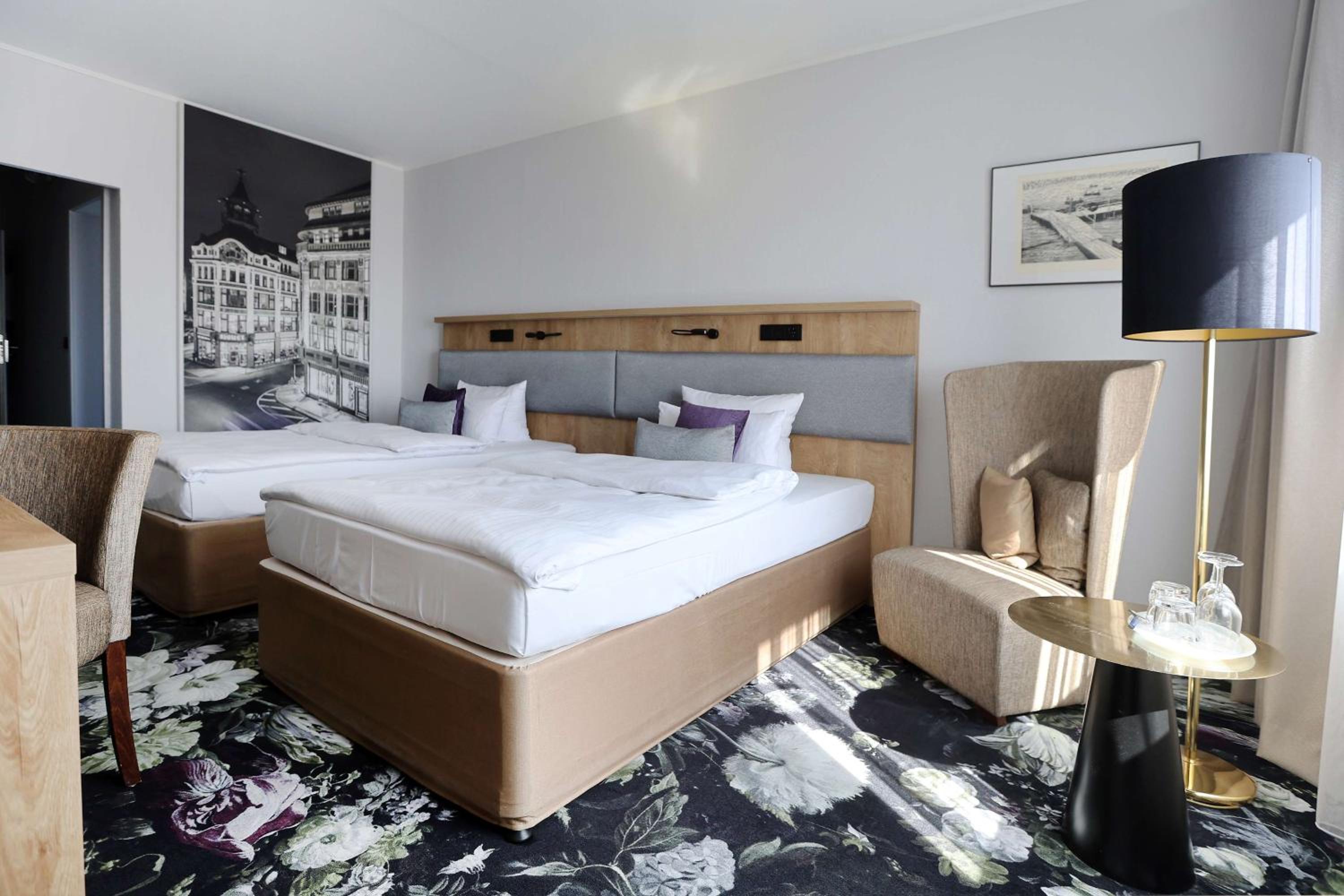 Comfort Twin Room with Balcony