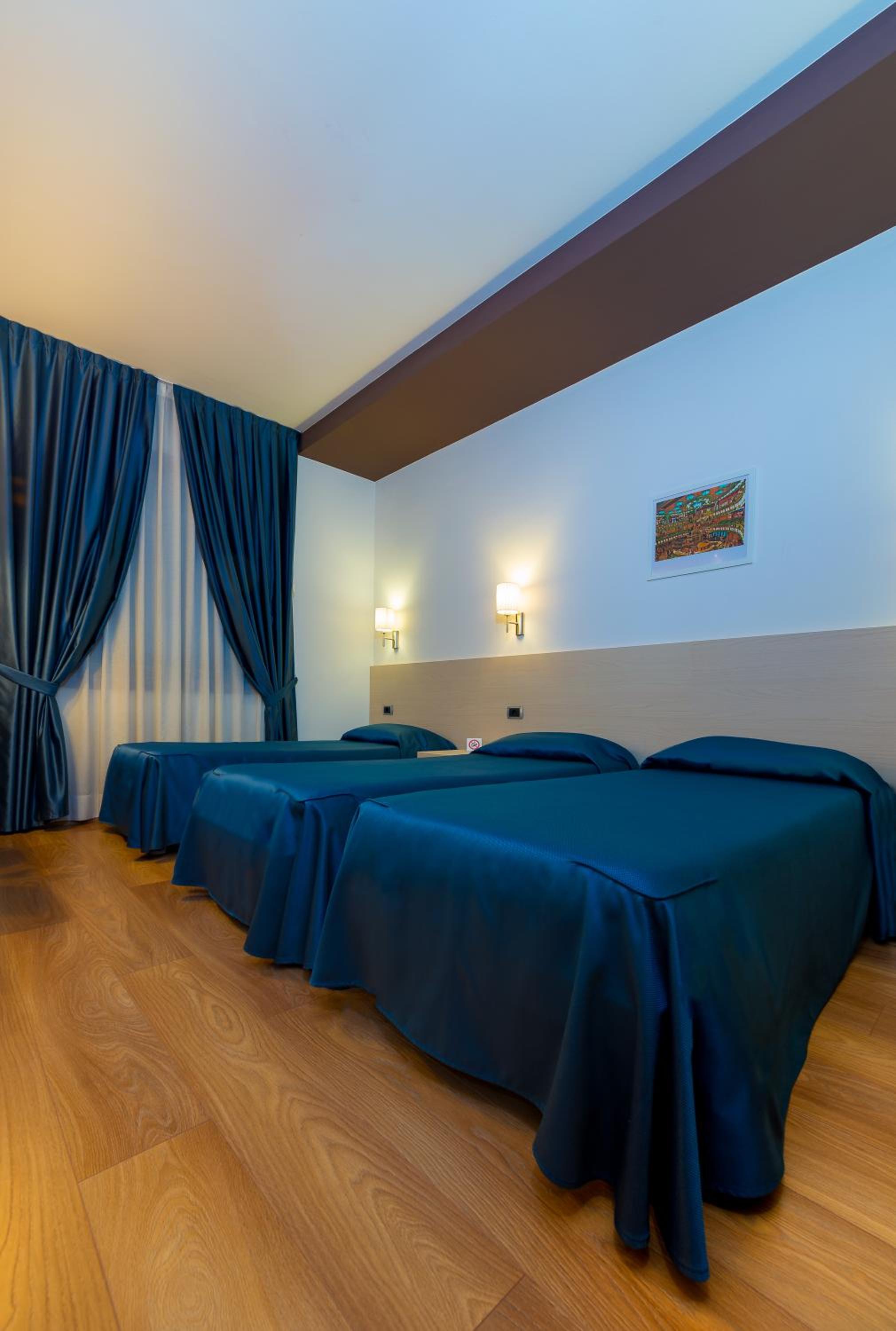Triple Room - Photo 6