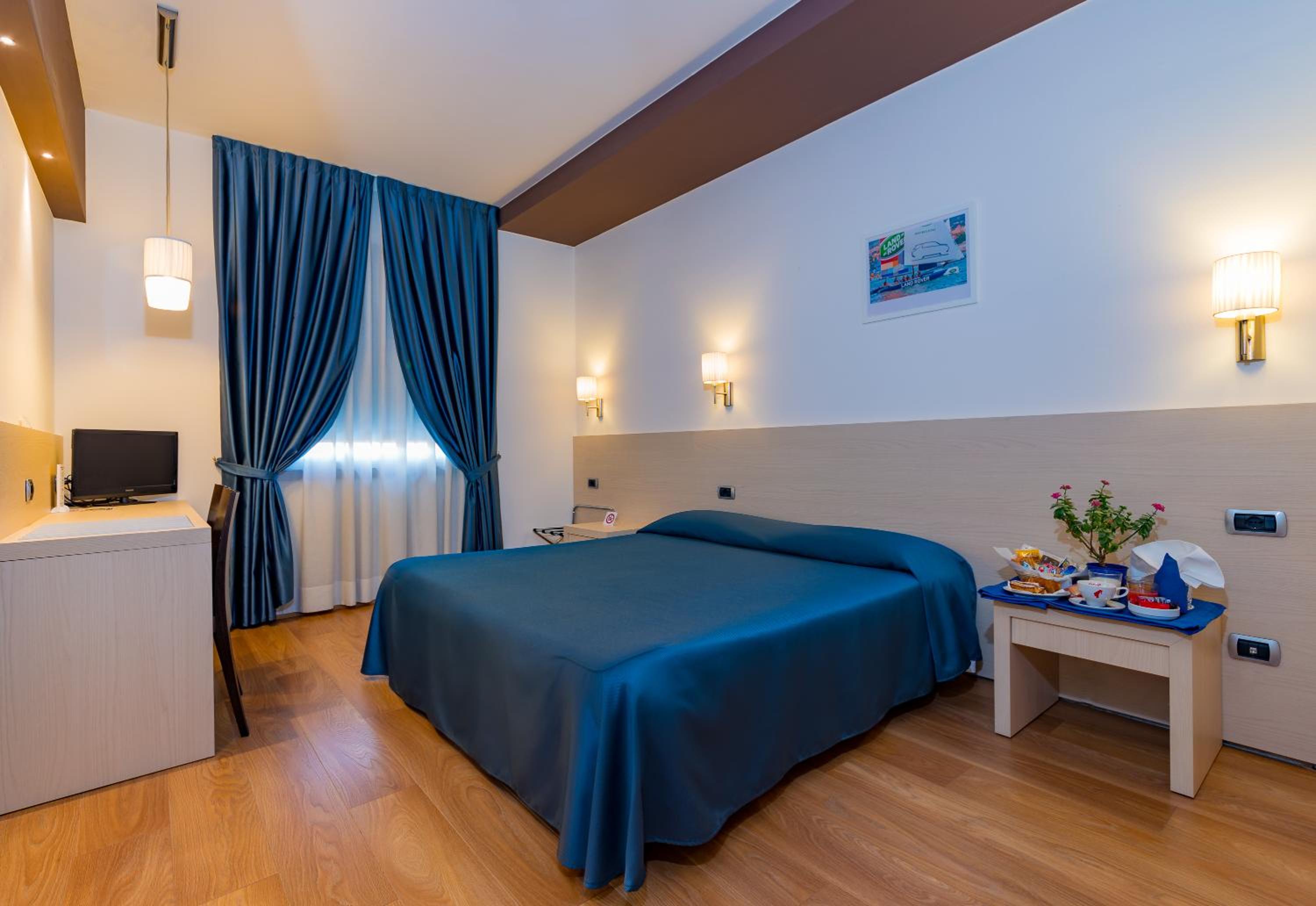 Double or Twin Room - Photo 1