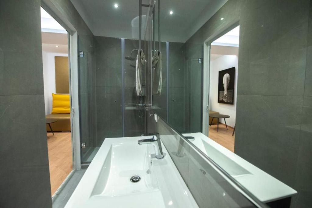 Deluxe Suite photo 3