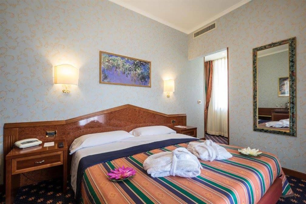 Junior Suite with Balcony photo 2