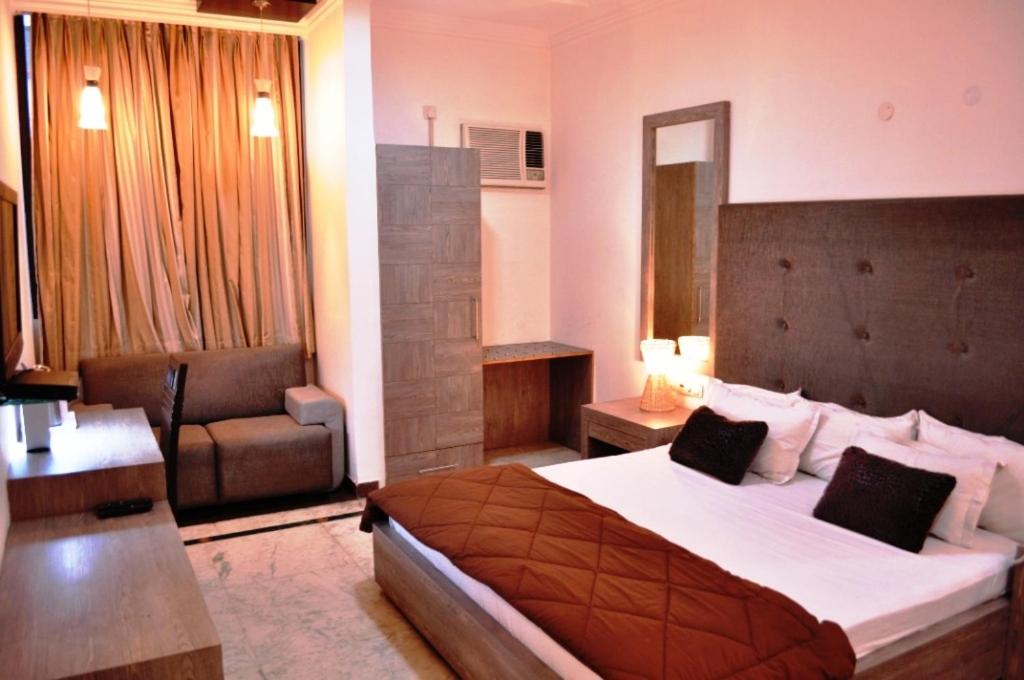 Large Double Room