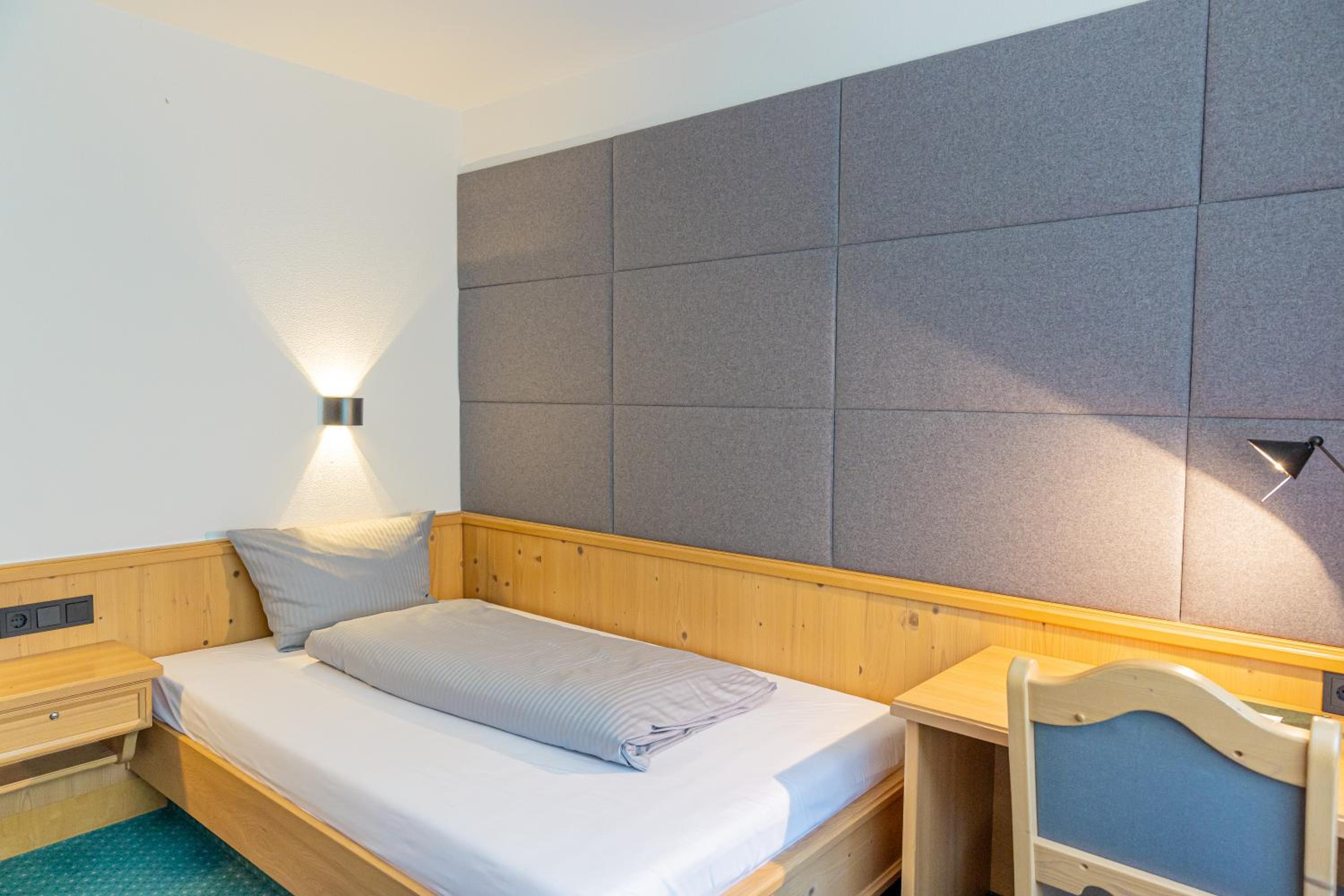 Single Room photo 3