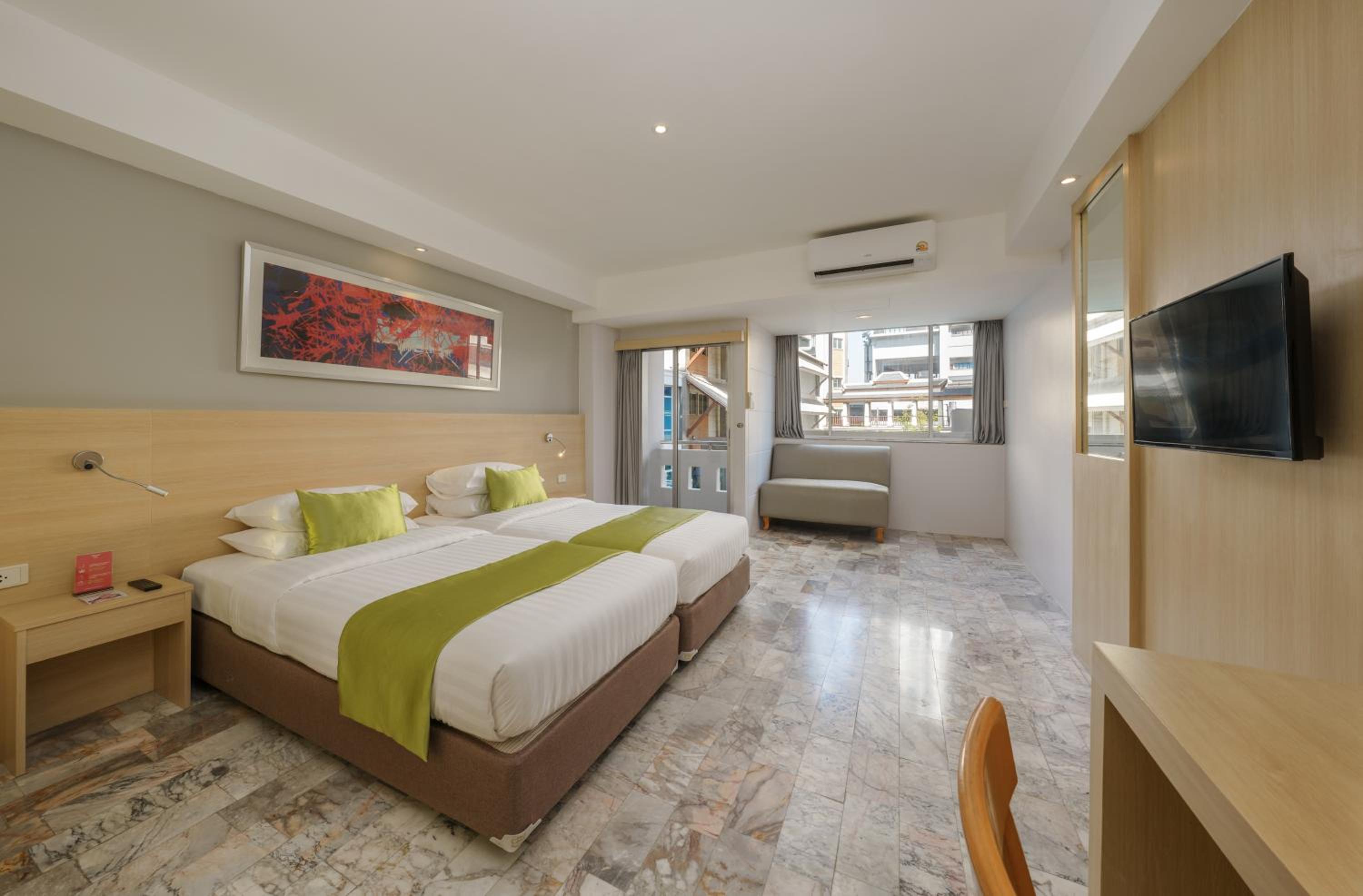 Deluxe Twin Room photo 3