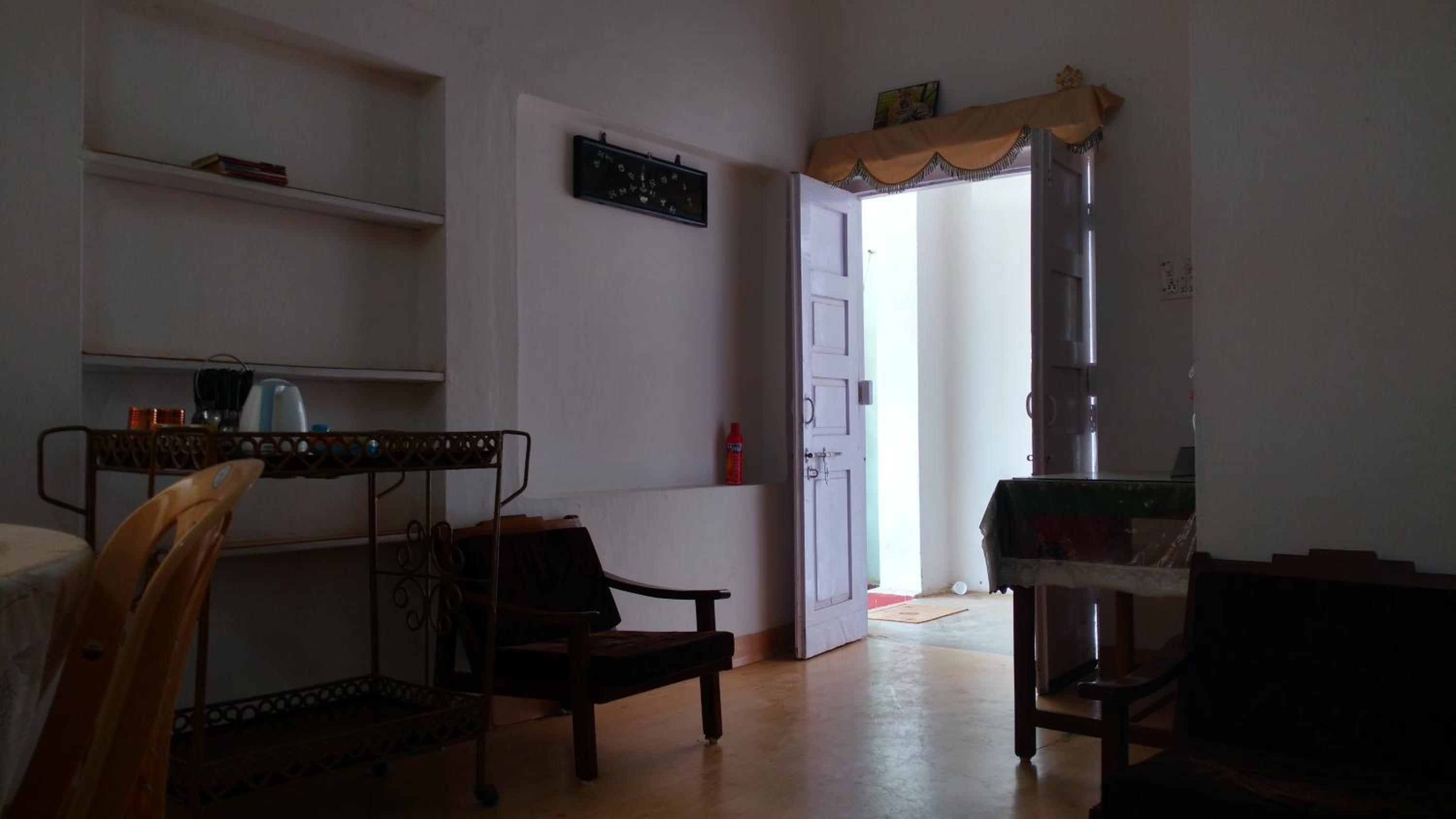 Standard Suite (Blue) - Photo 1