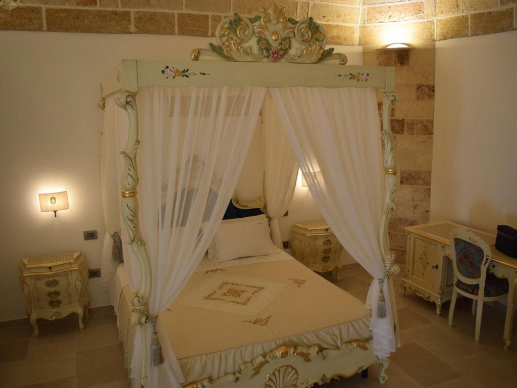 Suite - Photo 1