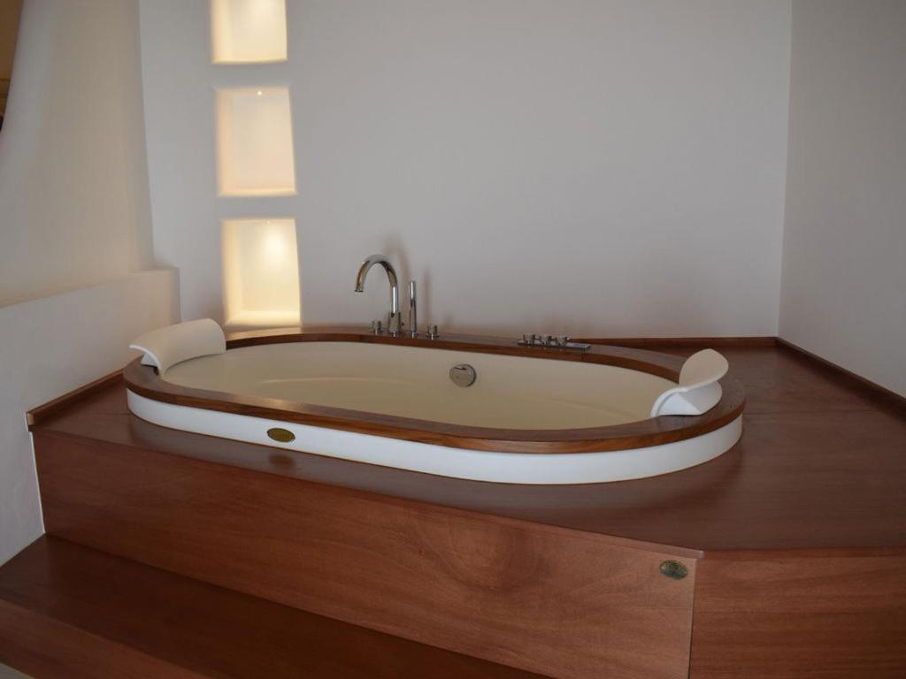 Suite - Photo 2