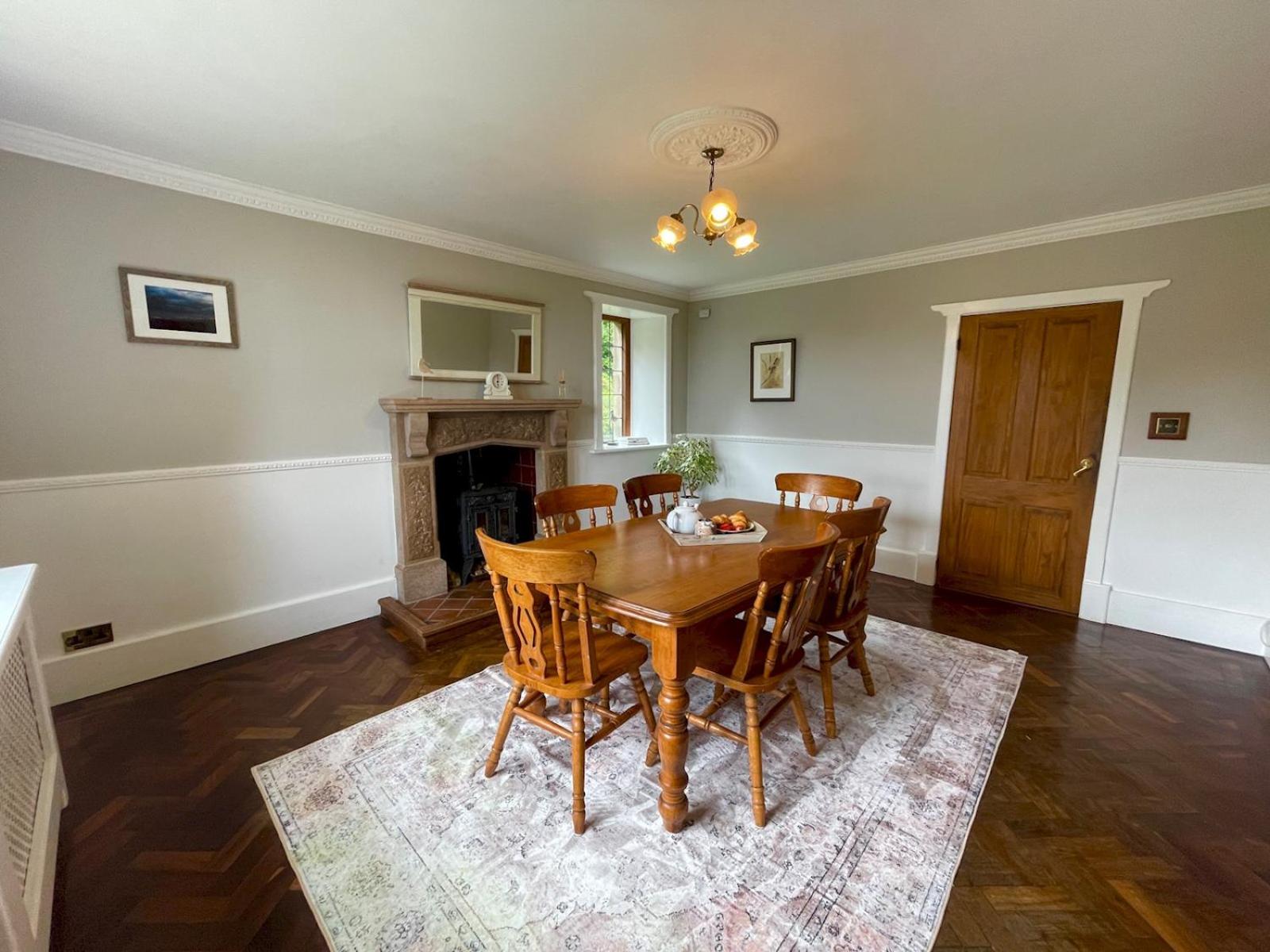 Three-Bedroom House photo 3