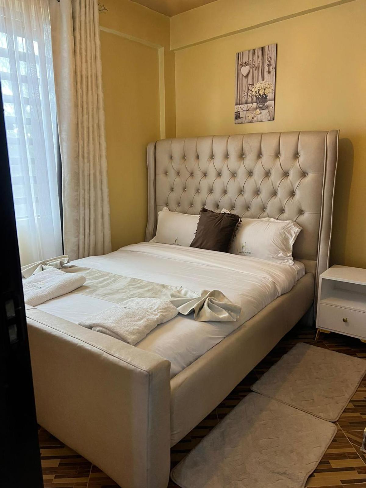 Two-Bedroom Apartment with Balcony photo 2