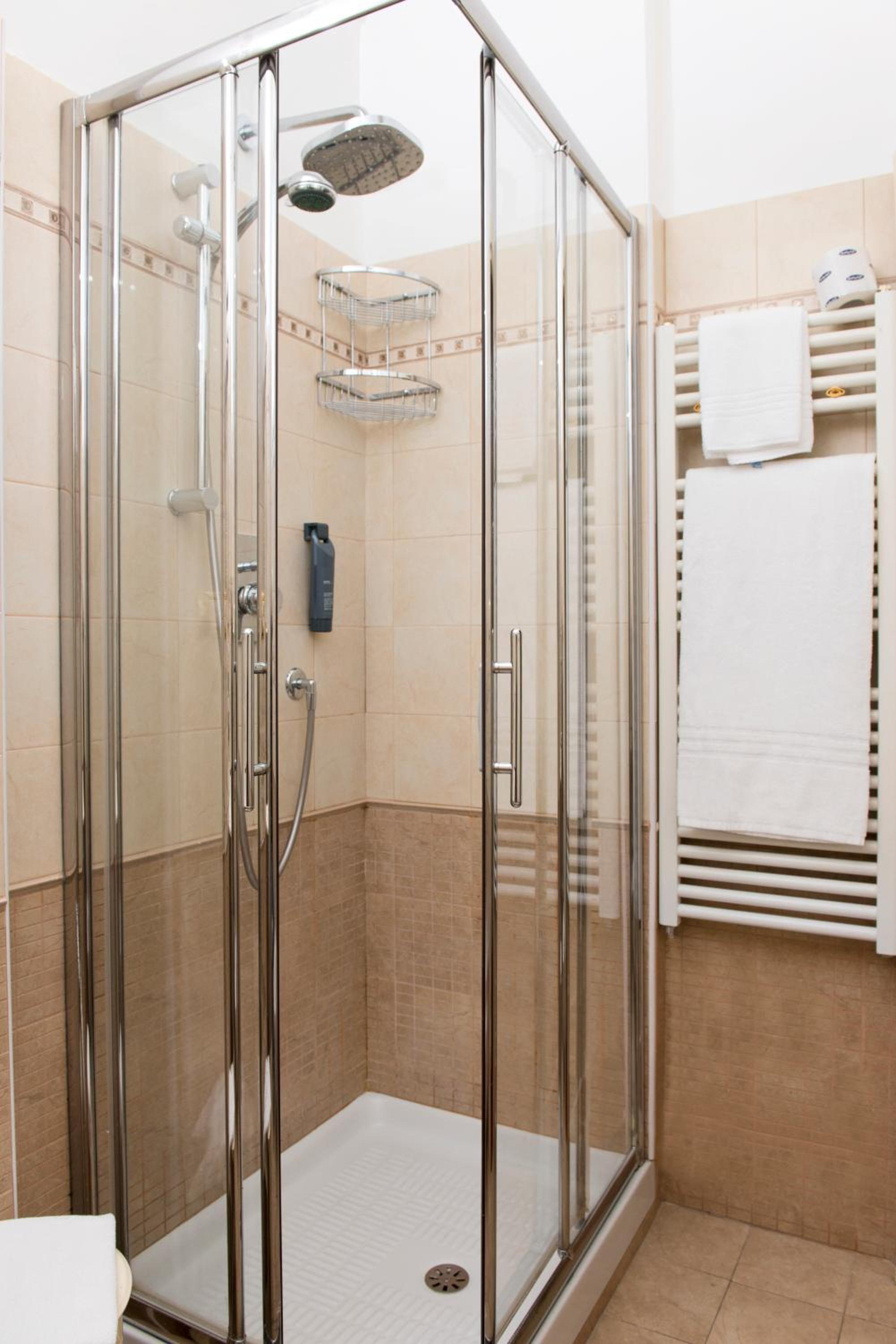 Double Room - Photo 2