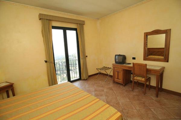 Double Room with Sea View - Photo 1