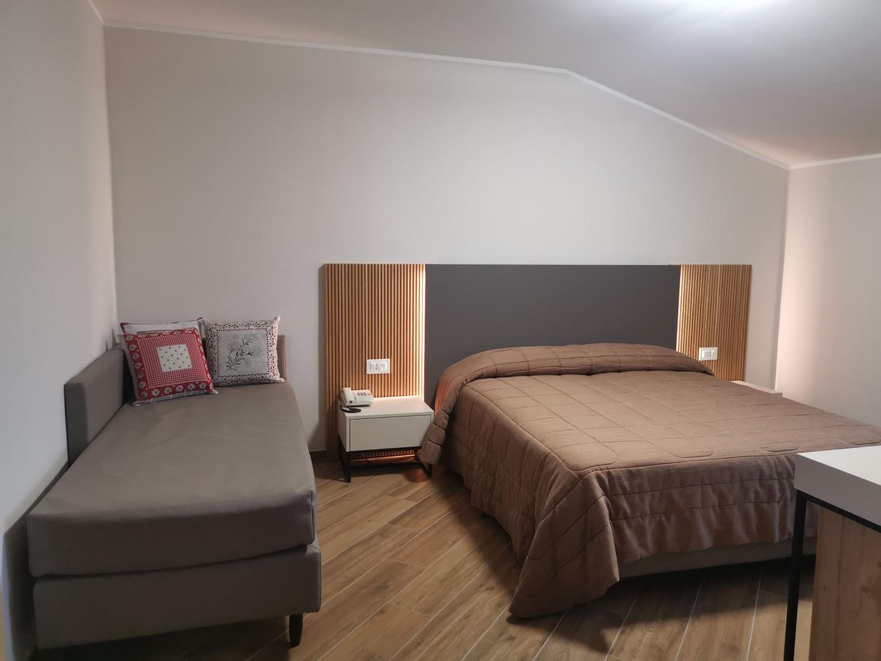 Deluxe Double Room photo 3