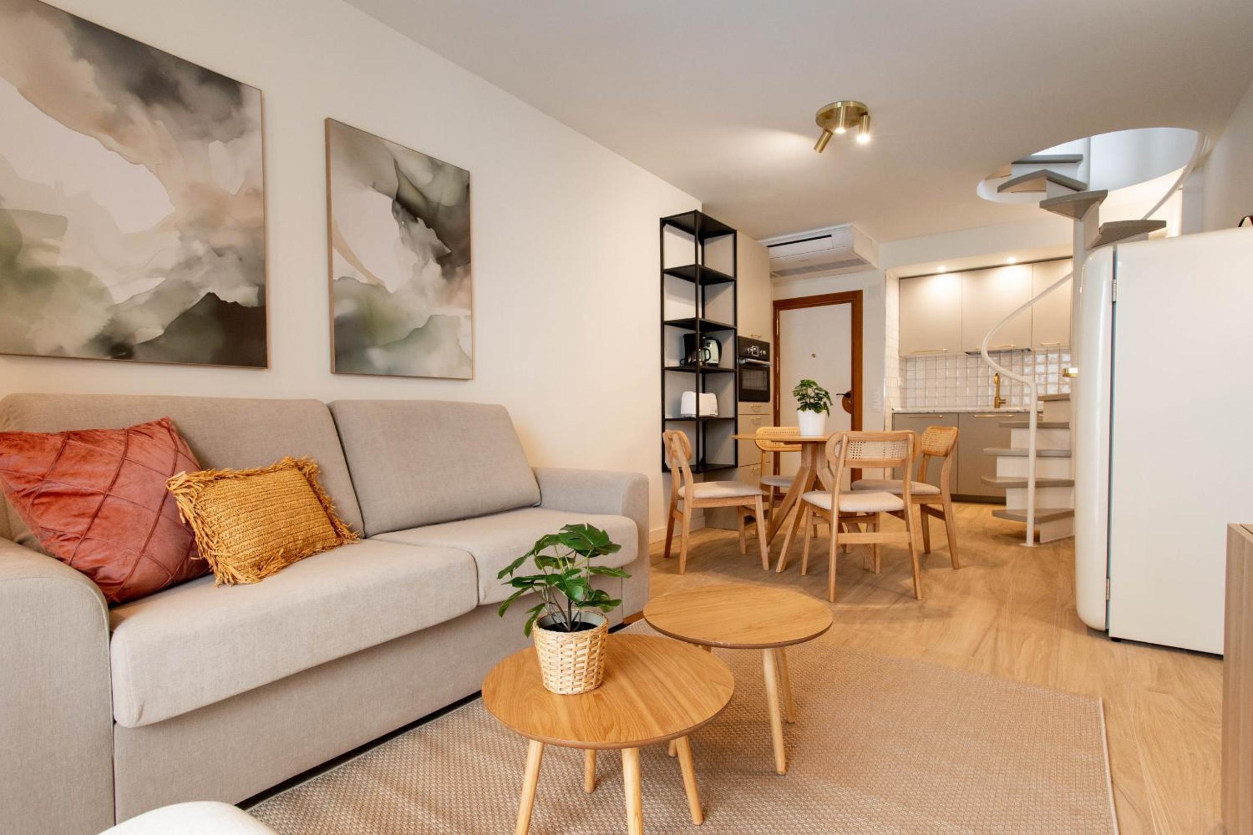 One-Bedroom Apartment with Balcony photo 2