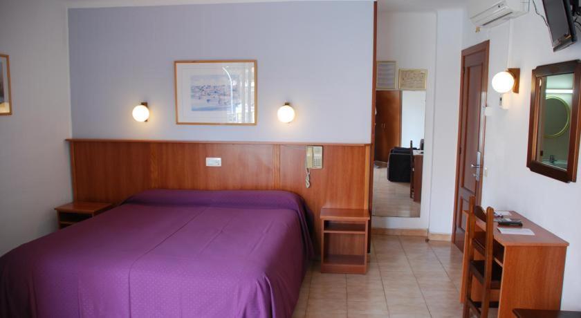 Double Room with Extra Bed (2 Adults + 1 Child)