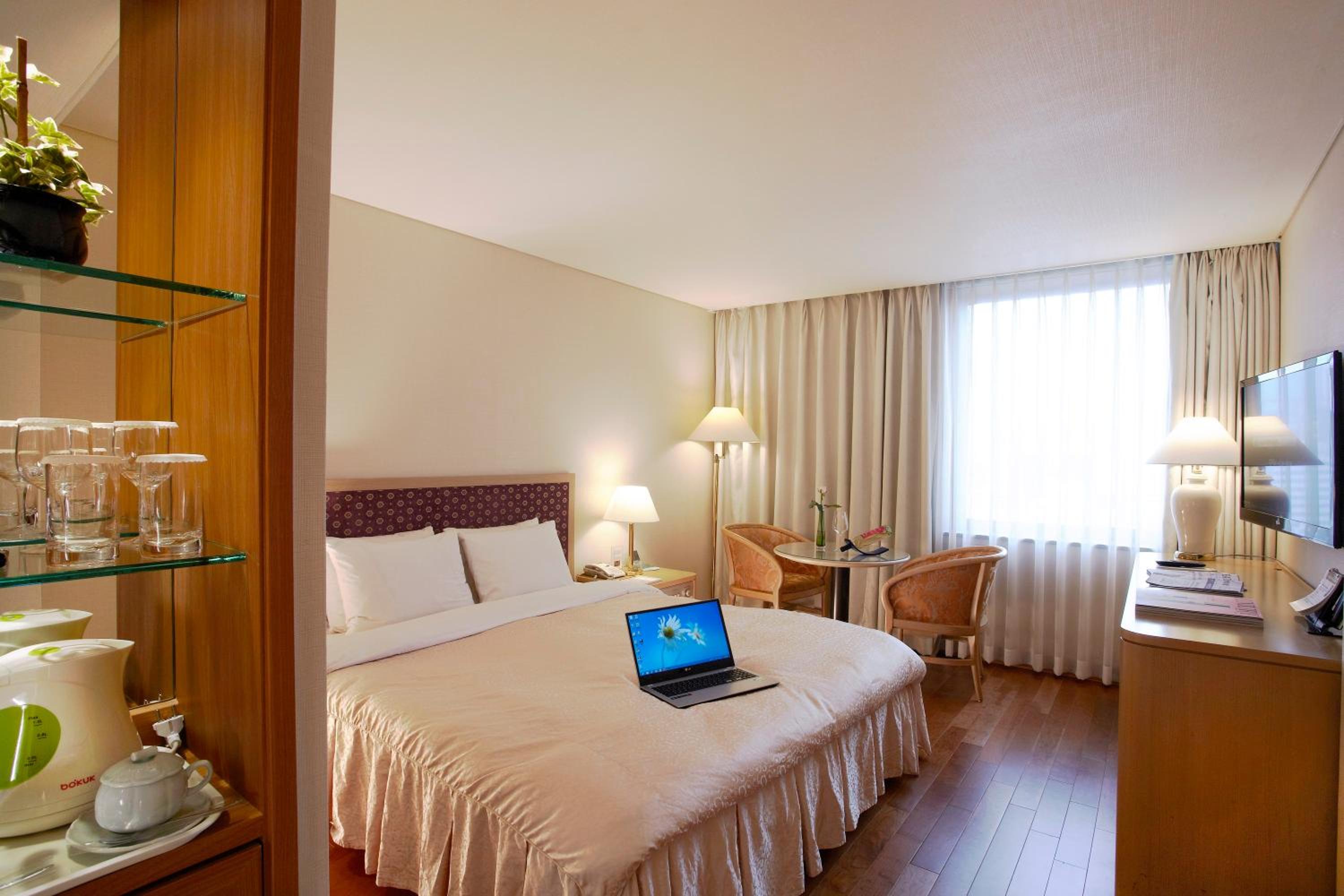 Standard Double Room with Bath