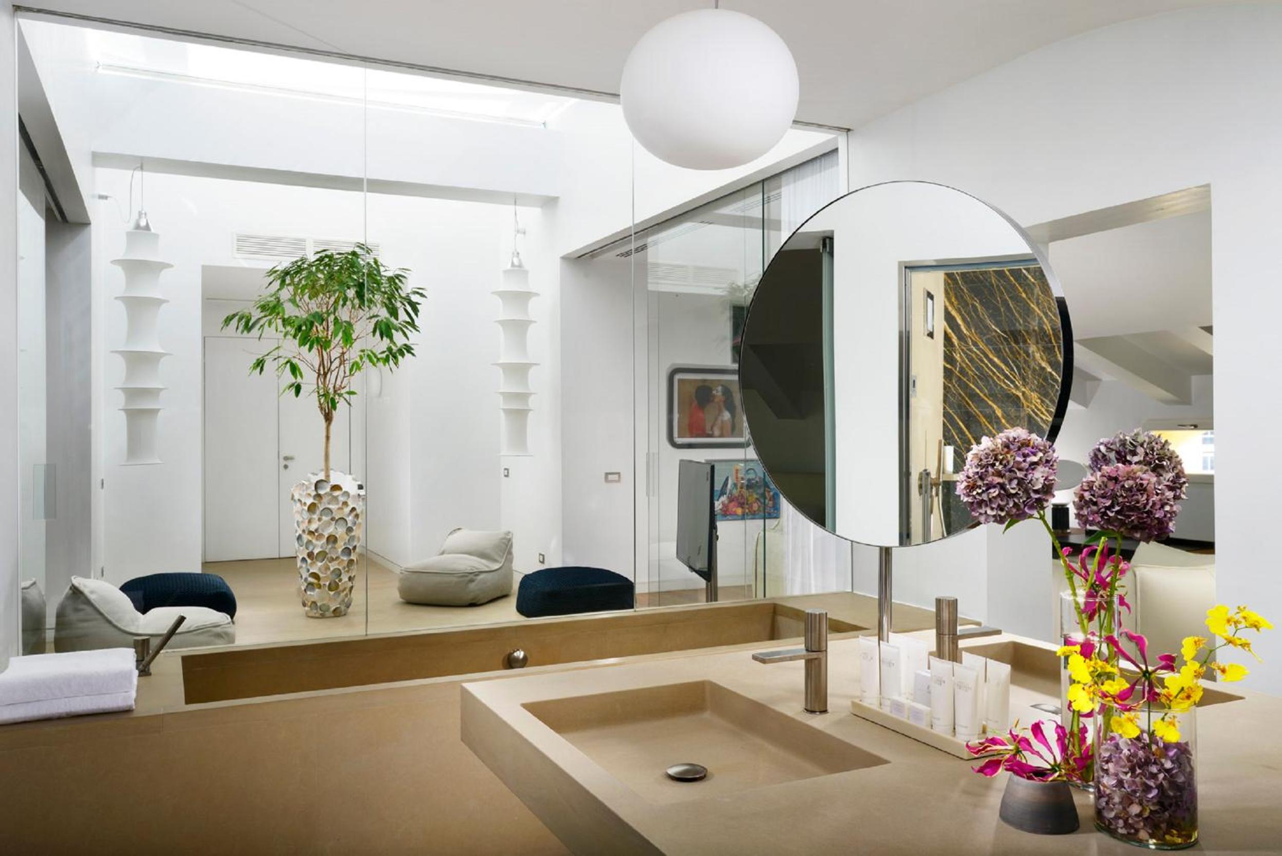 Skylight Suite photo 3