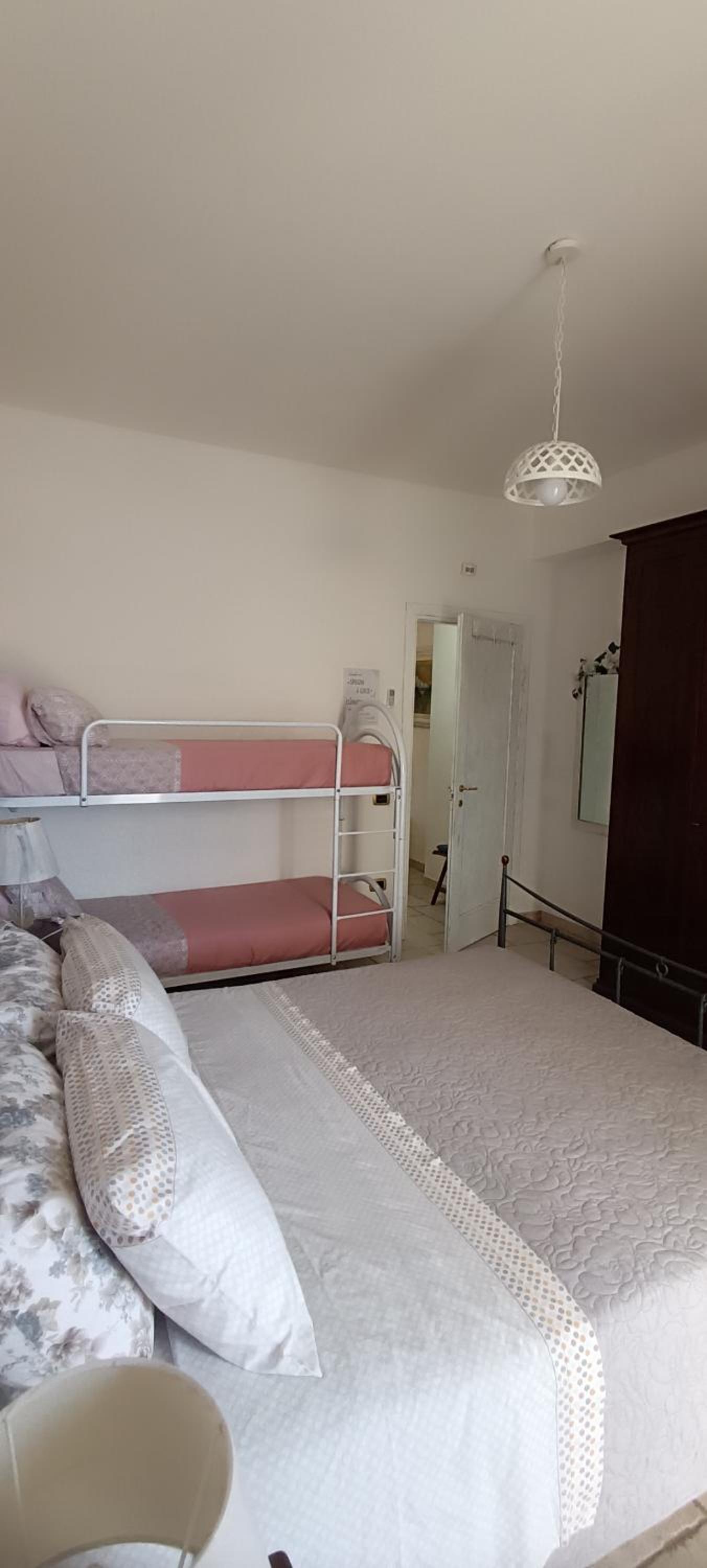 Deluxe Two-Bedroom Apartment with Garden View photo 3