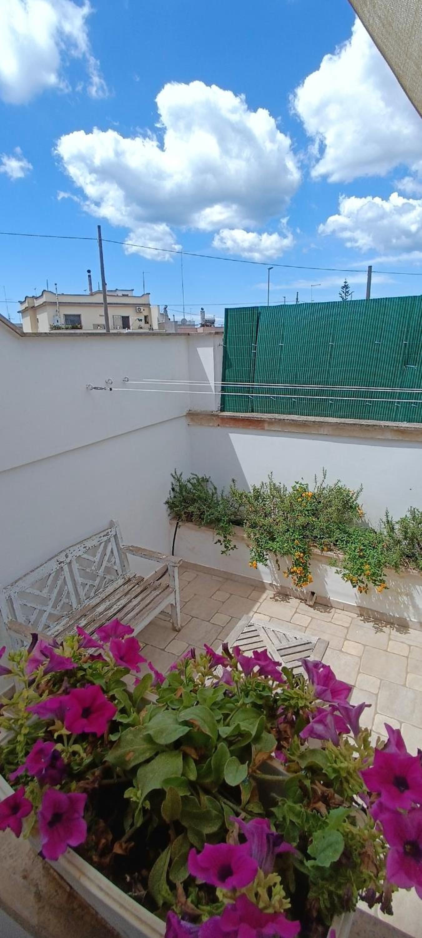 Deluxe Two-Bedroom Apartment with Garden View photo 2
