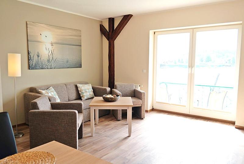 One-Bedroom Apartment with Lake View