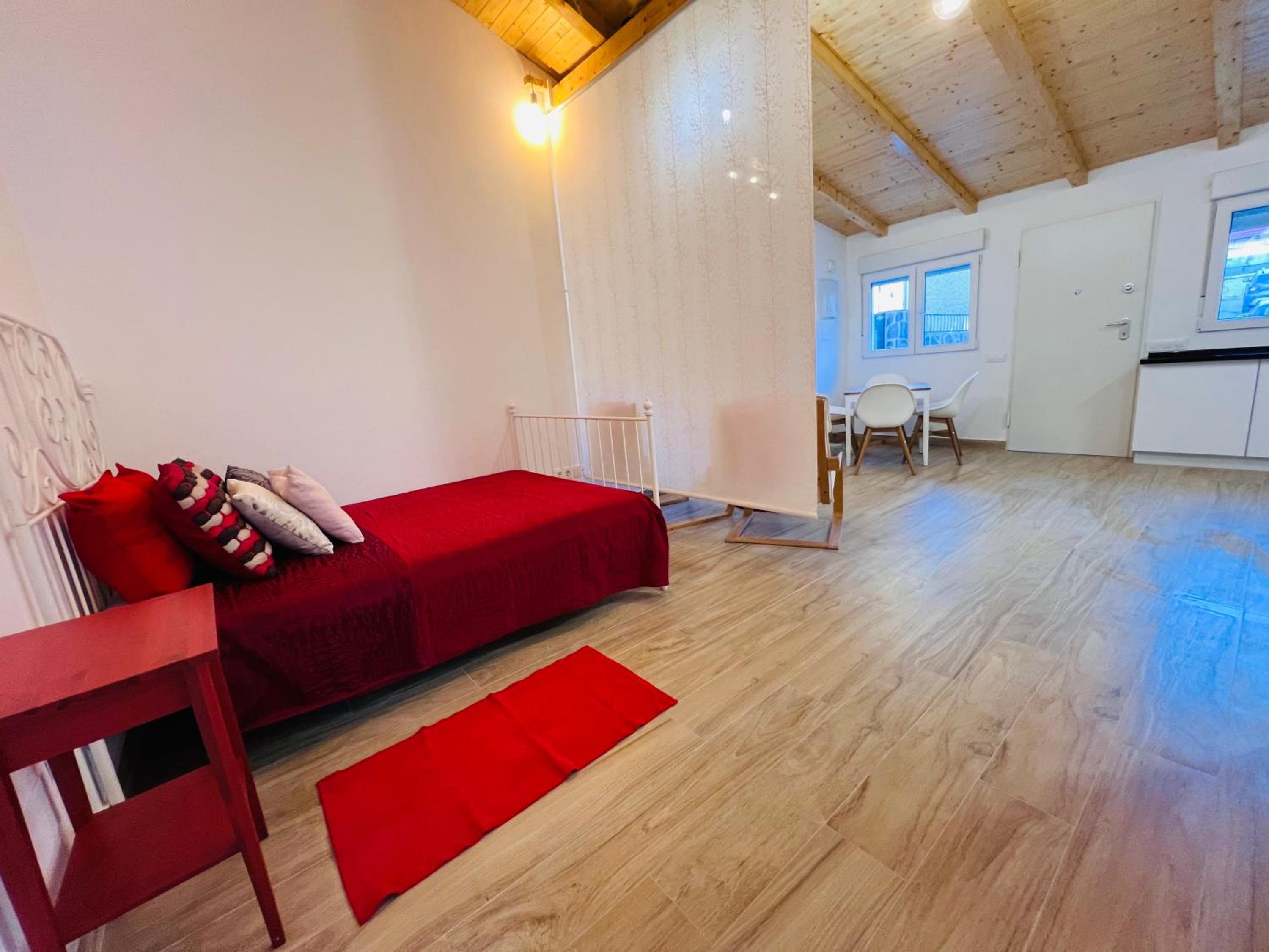 One-Bedroom House photo 2