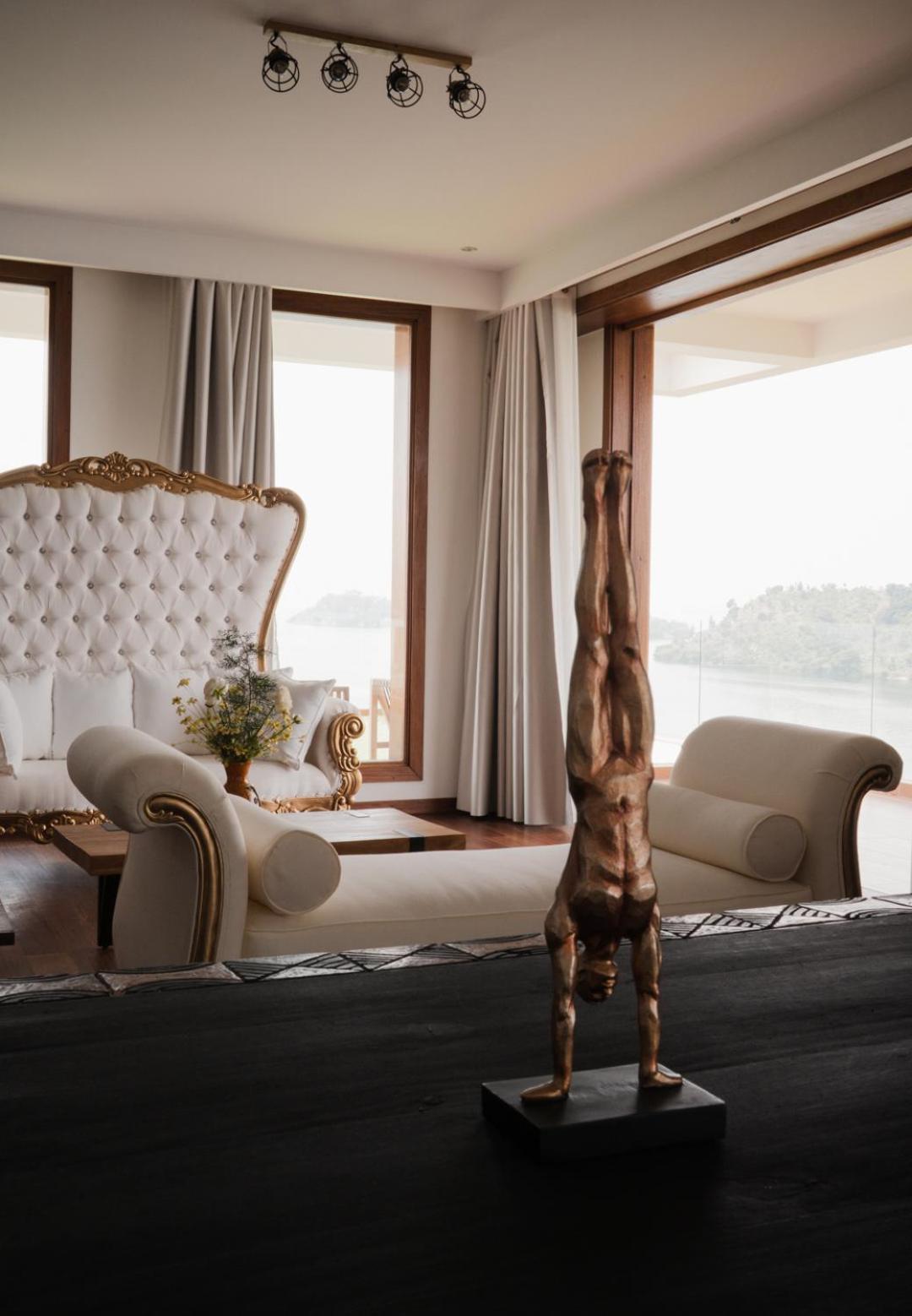 Superior King Suite