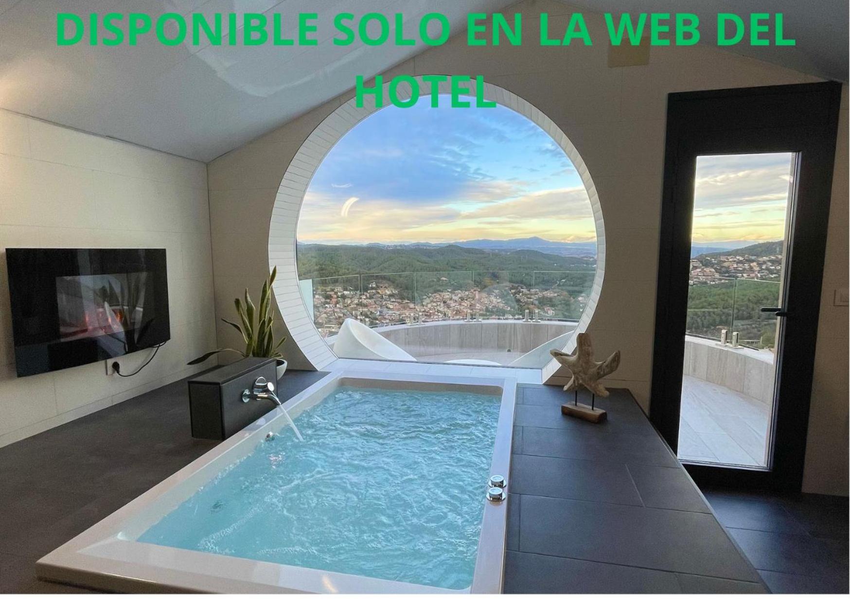 Suite with Pool View