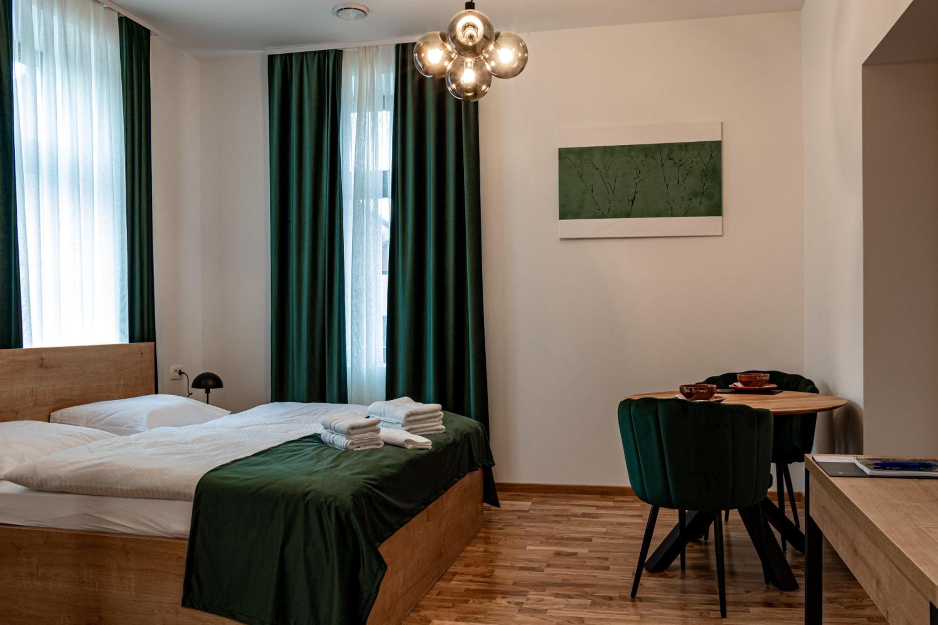 Deluxe Apartment