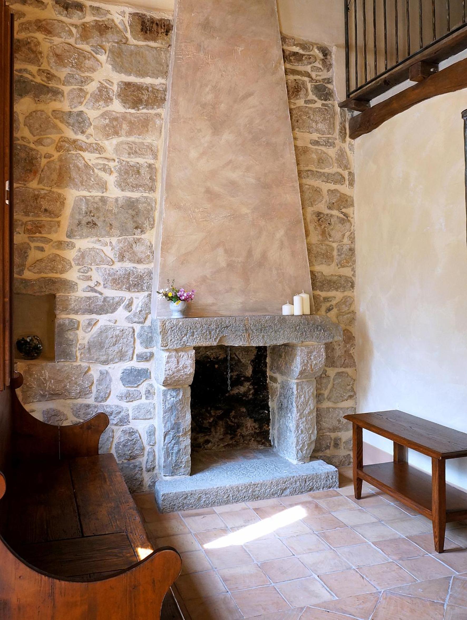 Family Room - Photo 4