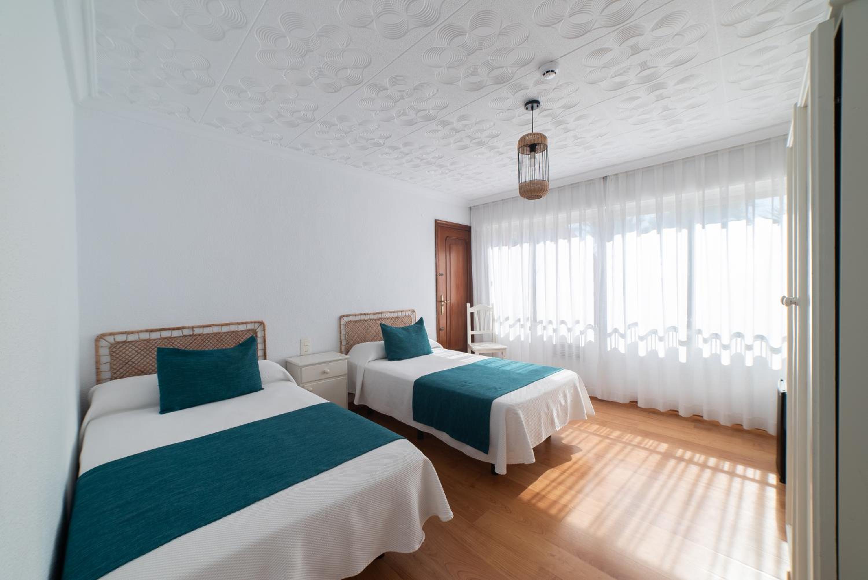 Twin Room - Photo 1