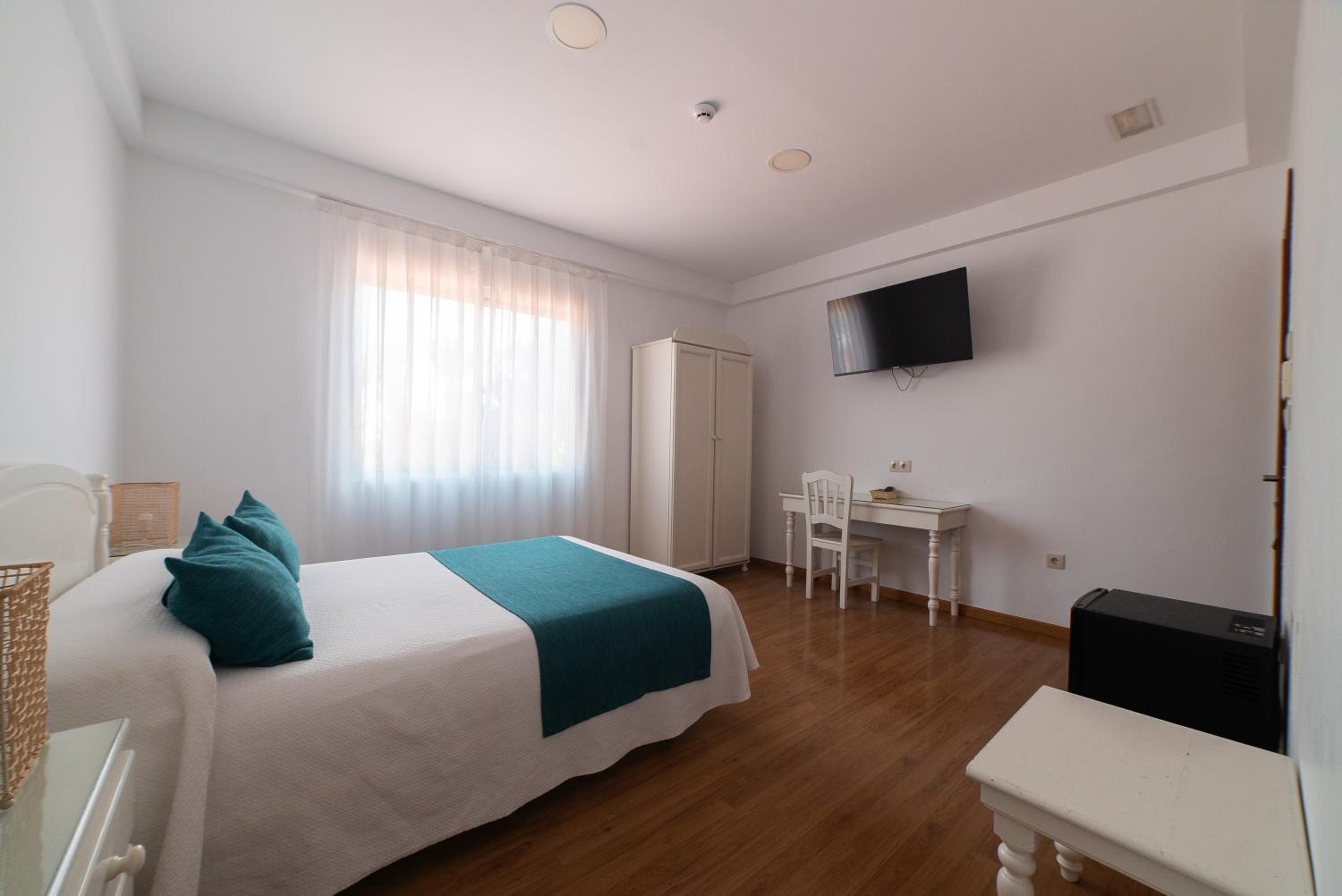 Double Room - Photo 5
