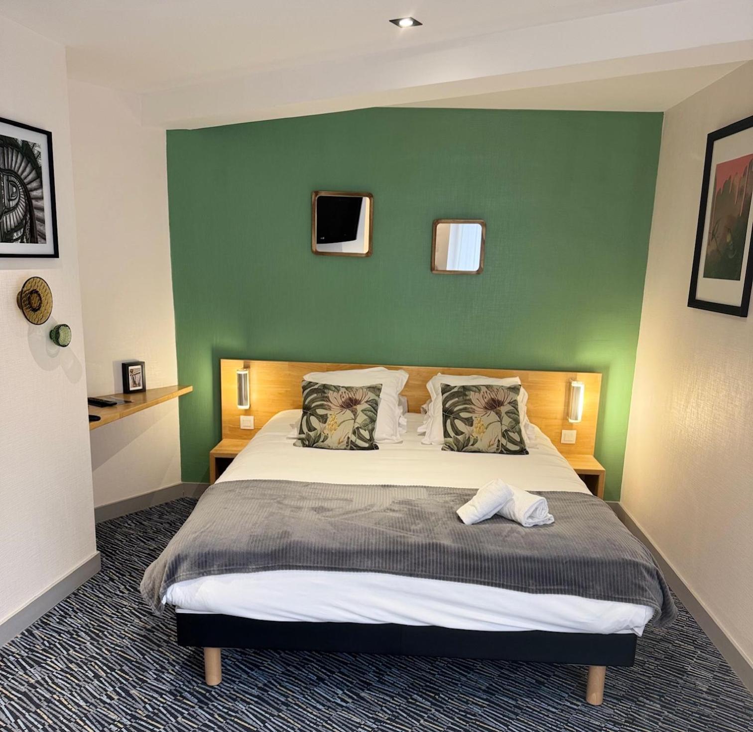 Superior King Room - Photo 2