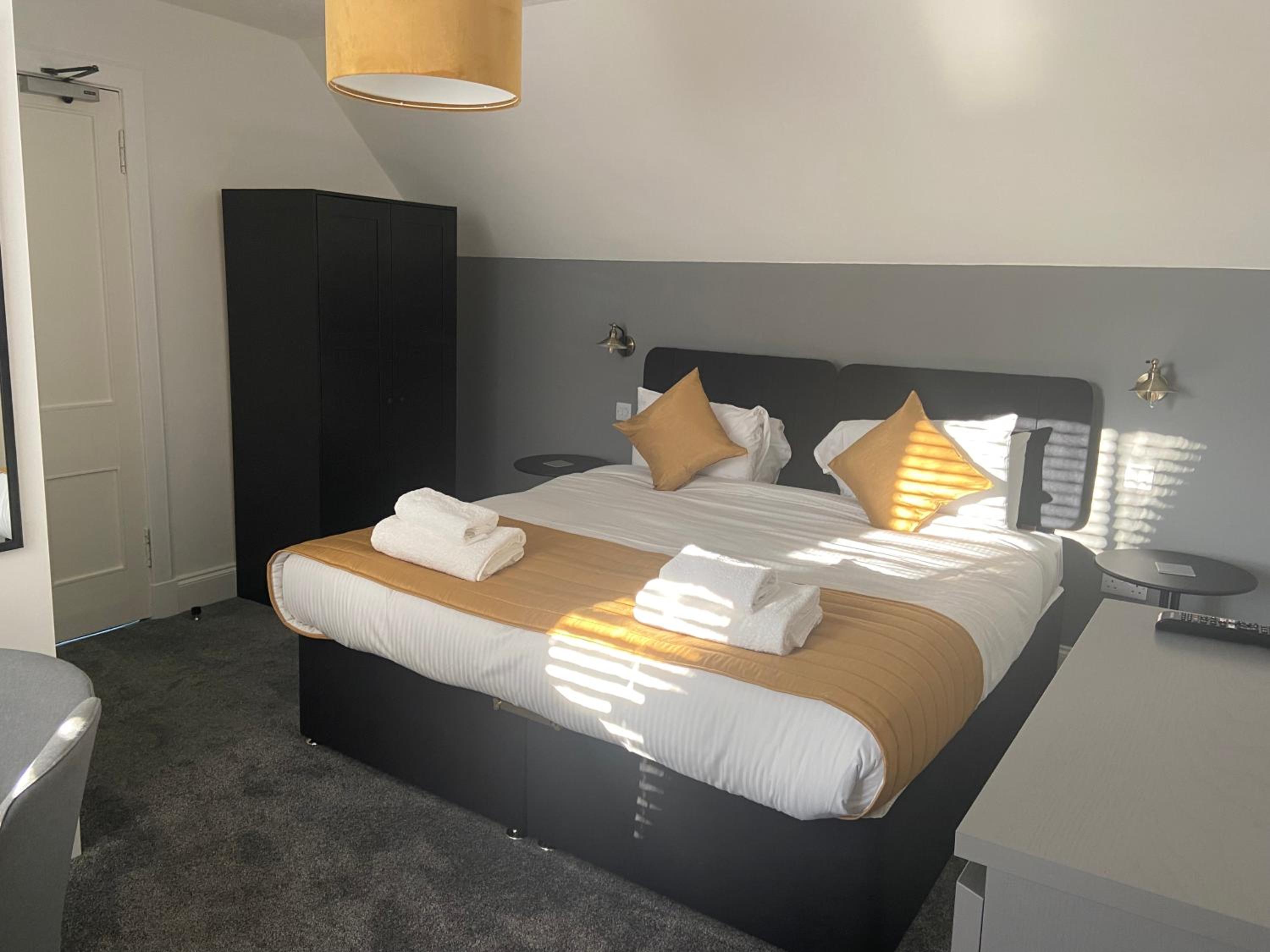 Superior Double or Twin Room - Photo 7