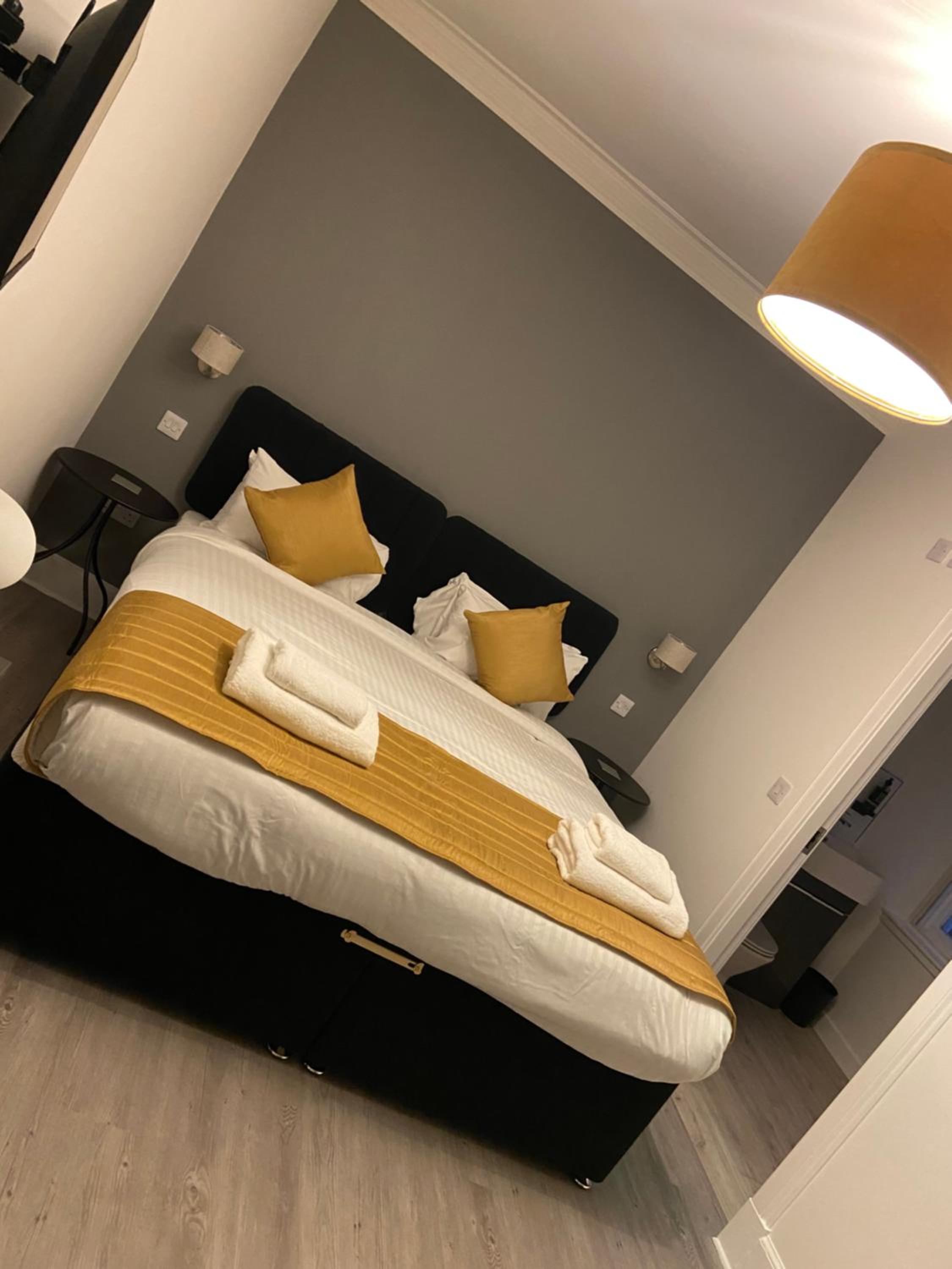 Superior Double or Twin Room - Photo 8