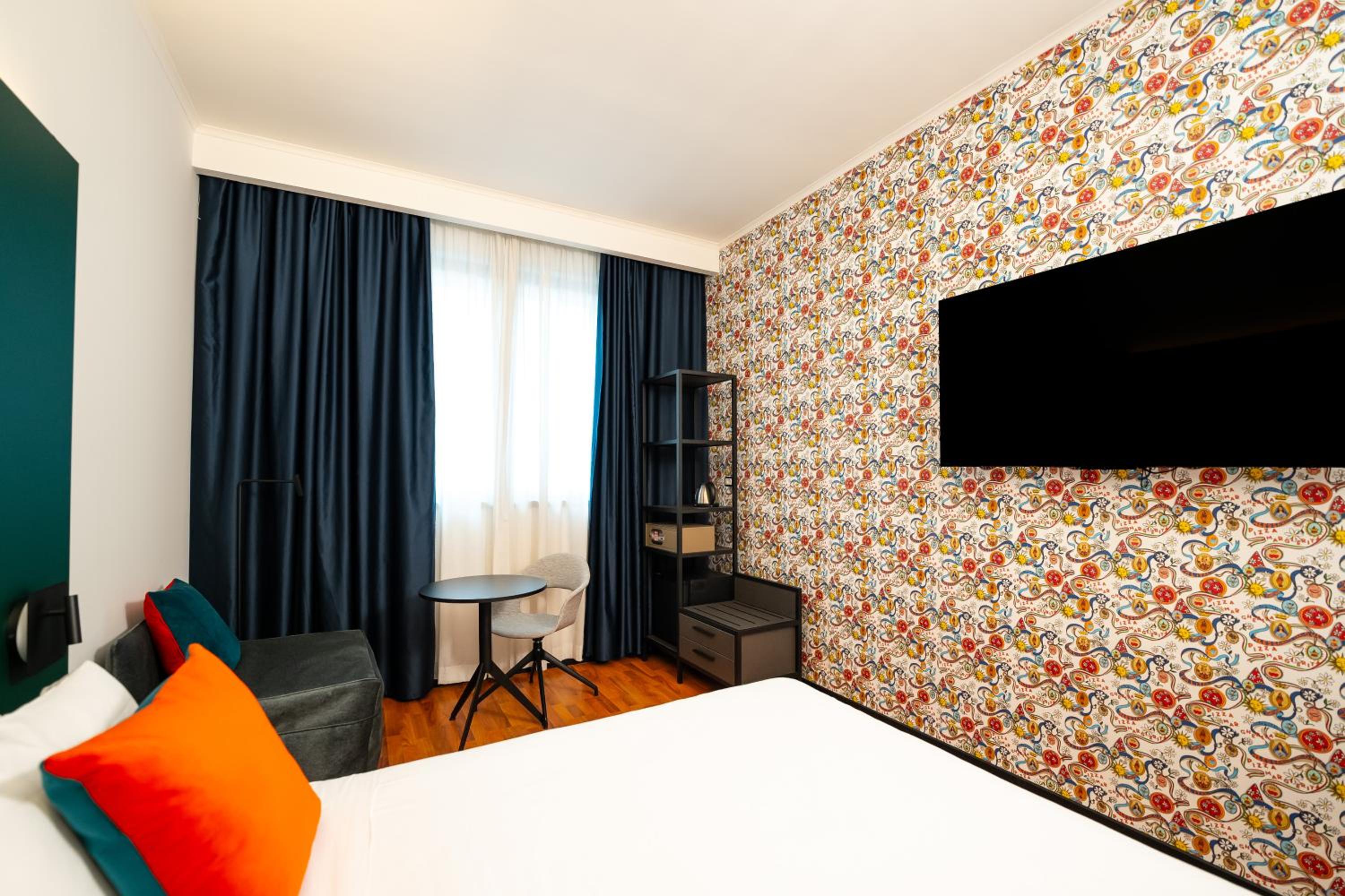 Graffiti Double Room - Photo 10
