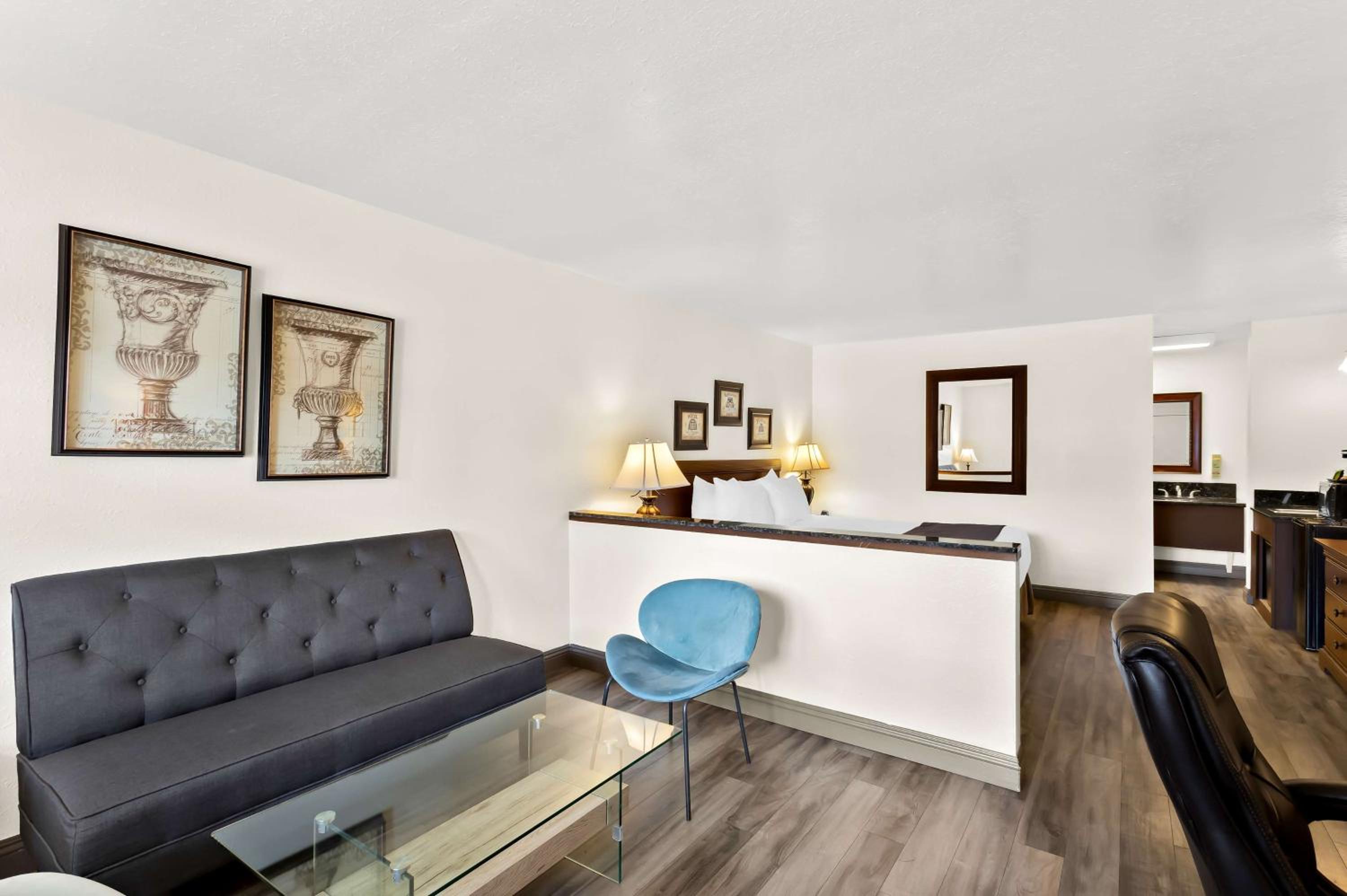 King Suite with Jacuzzi