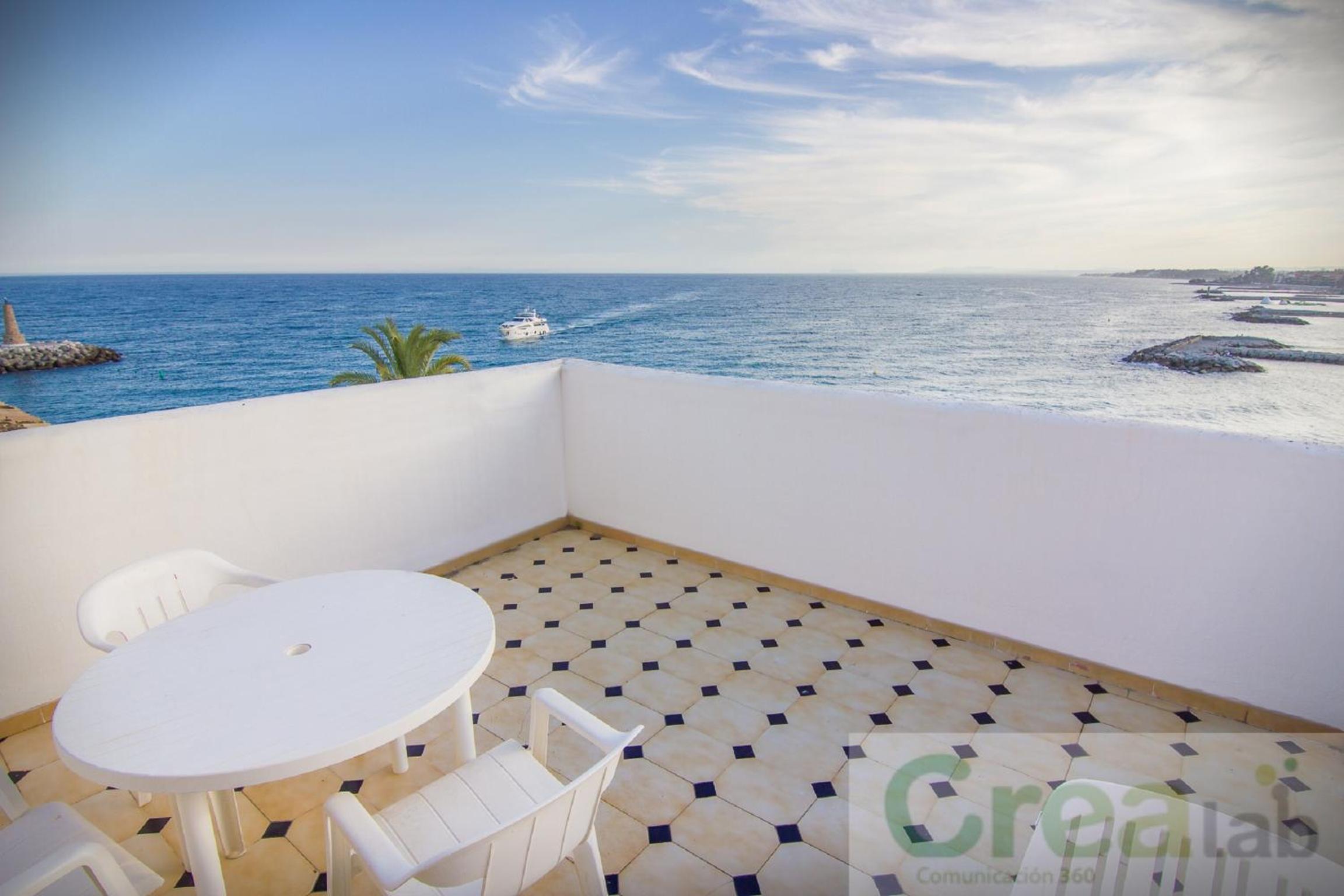Two-Bedroom Apartment with Sea View (4 Adults) - Photo 3