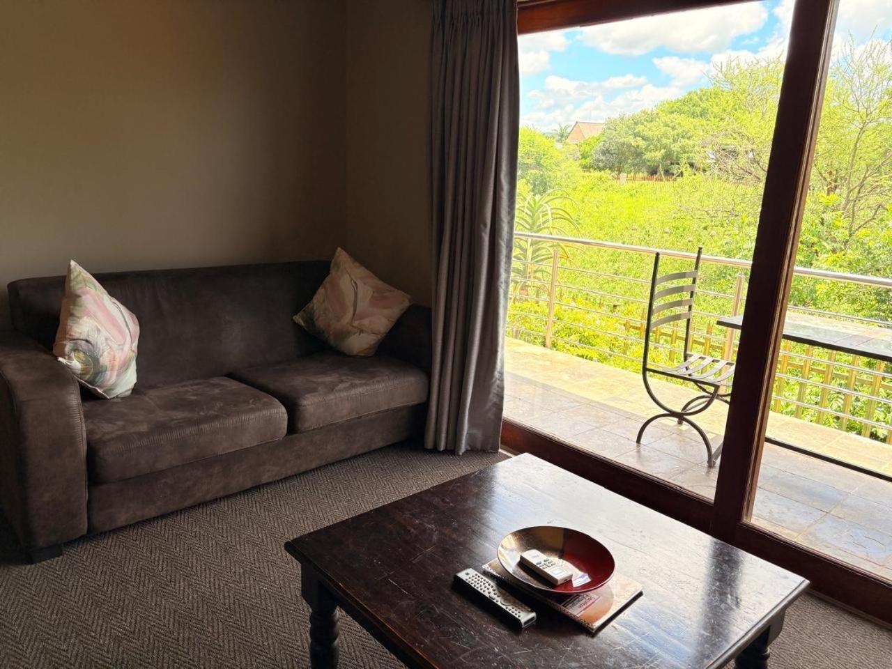 Family Room with Garden View photo 2