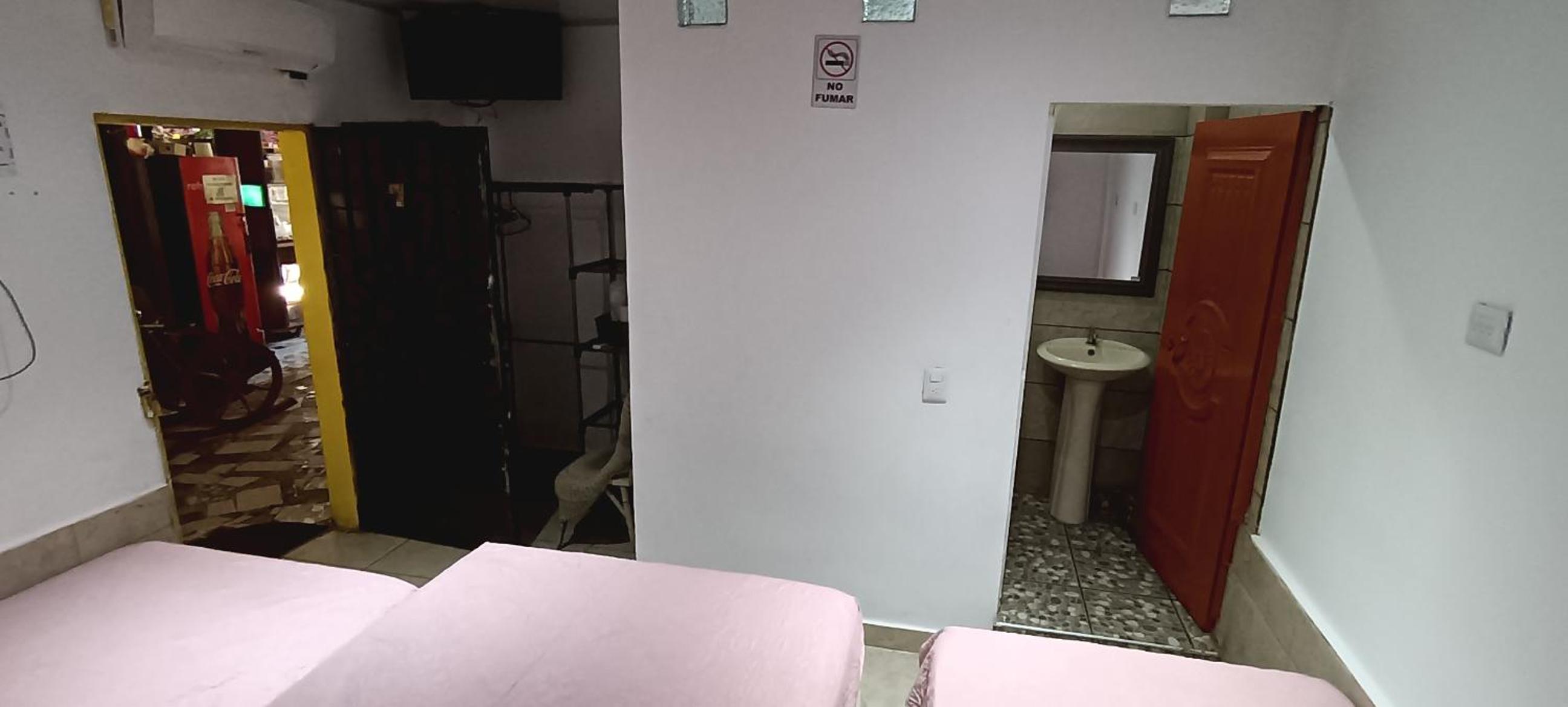Basic Triple Room photo 2