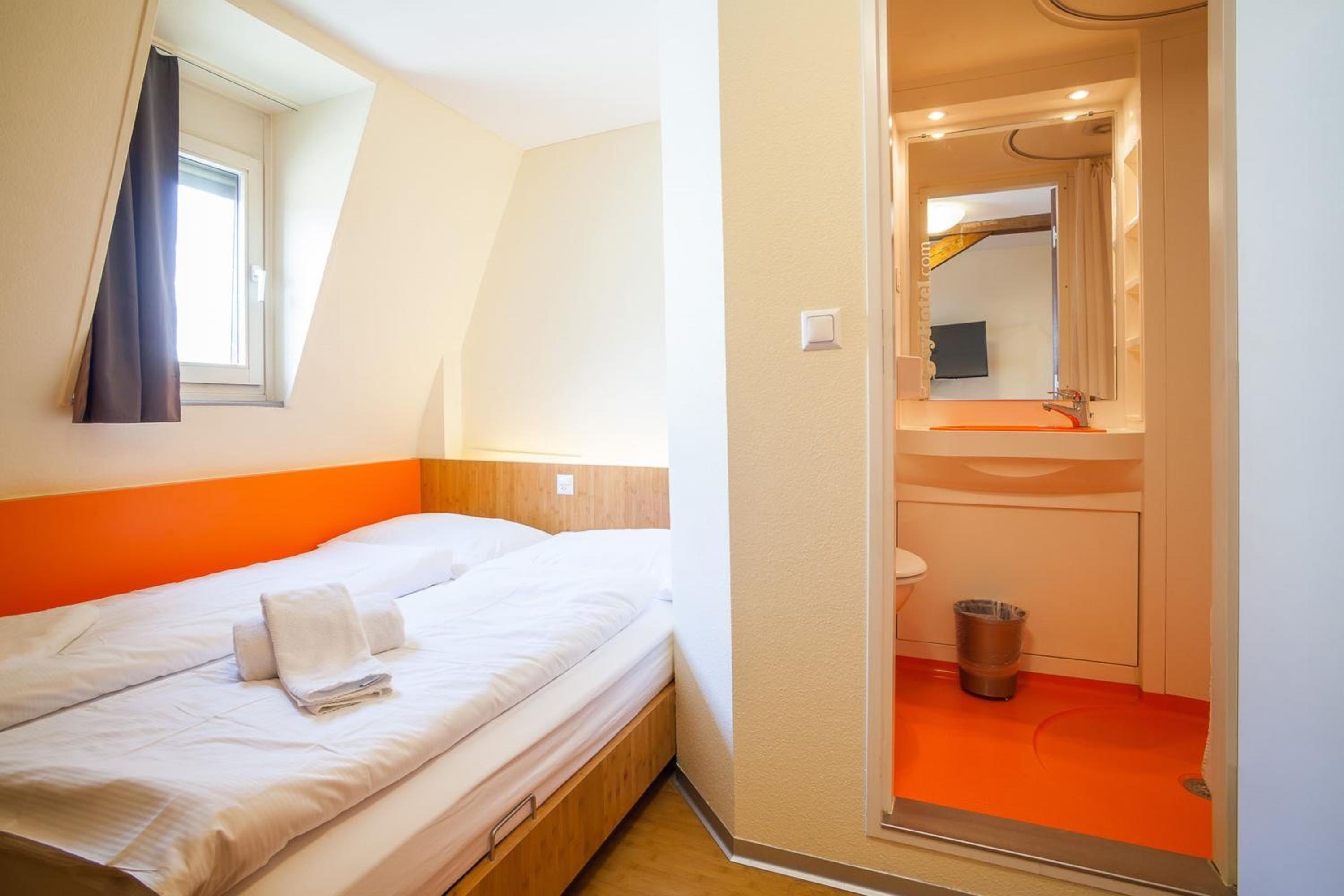 Economy Double Room (self-check-in) photo 2
