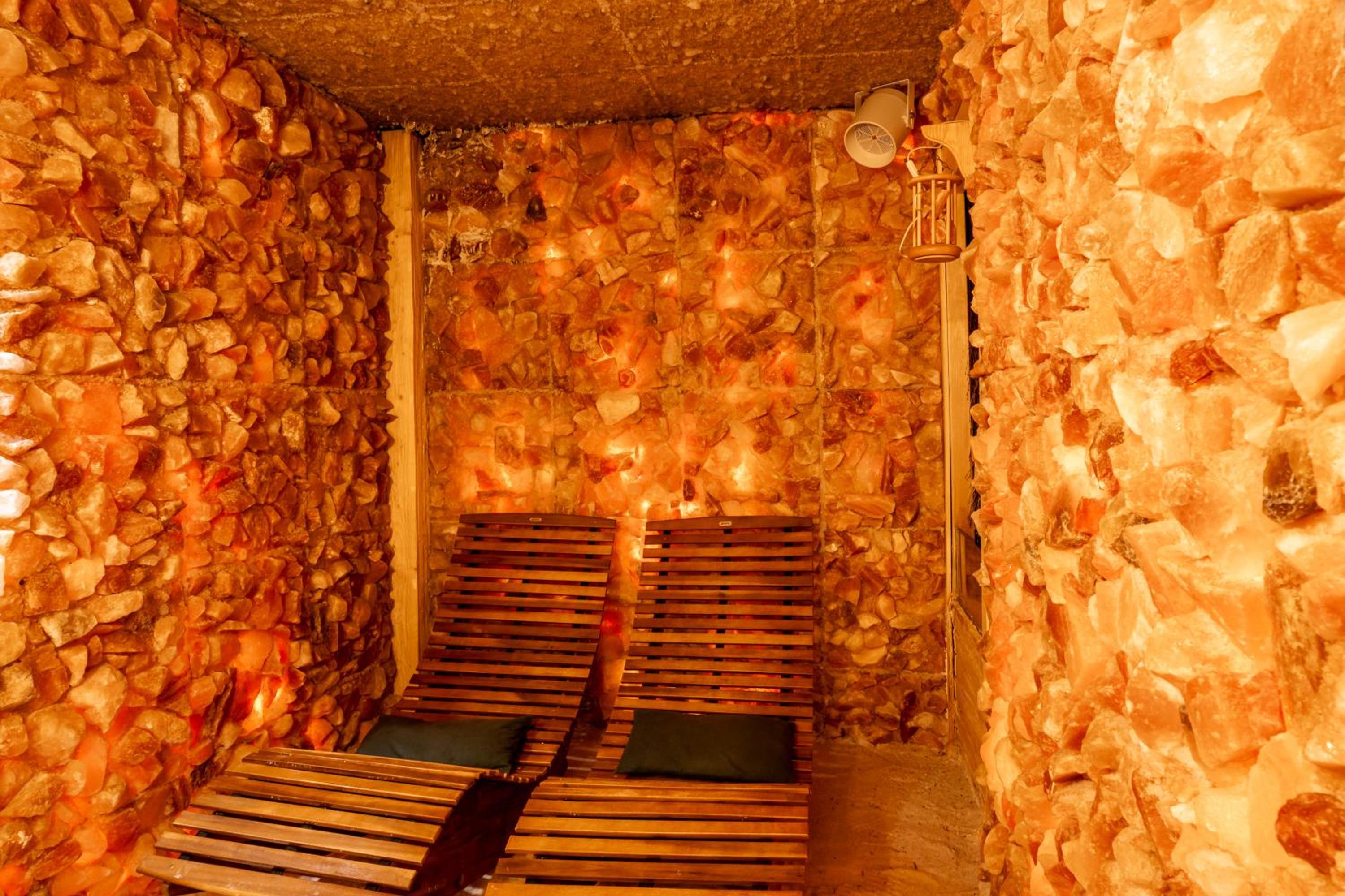 Standard Double Room thumbnail 5
