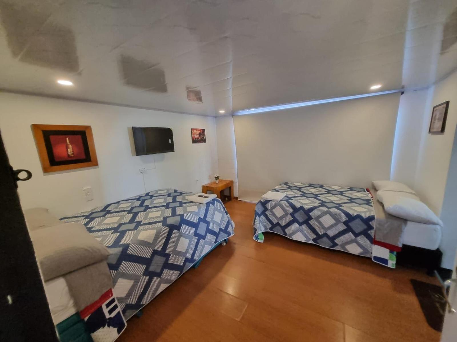 Family Room with Private Bathroom photo 1