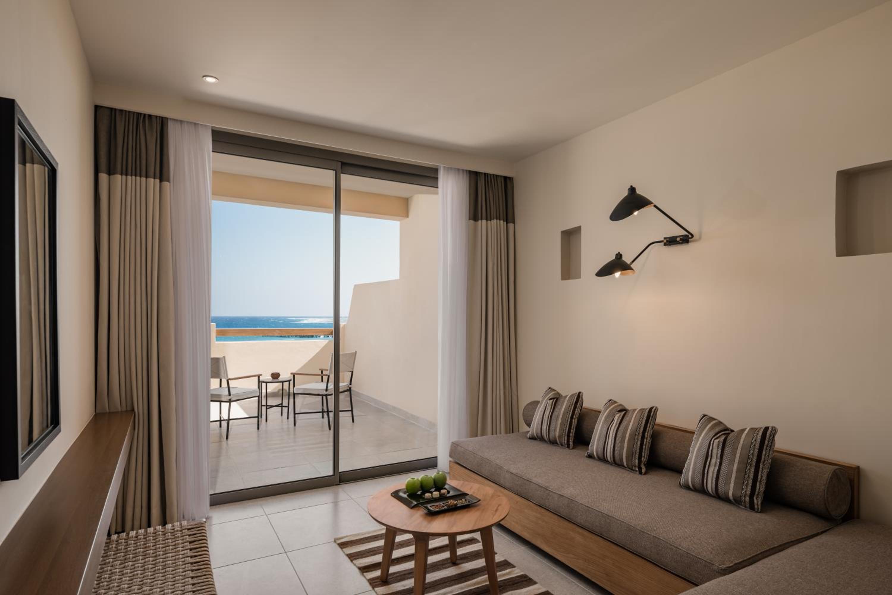 Deluxe Family Queen Sea View