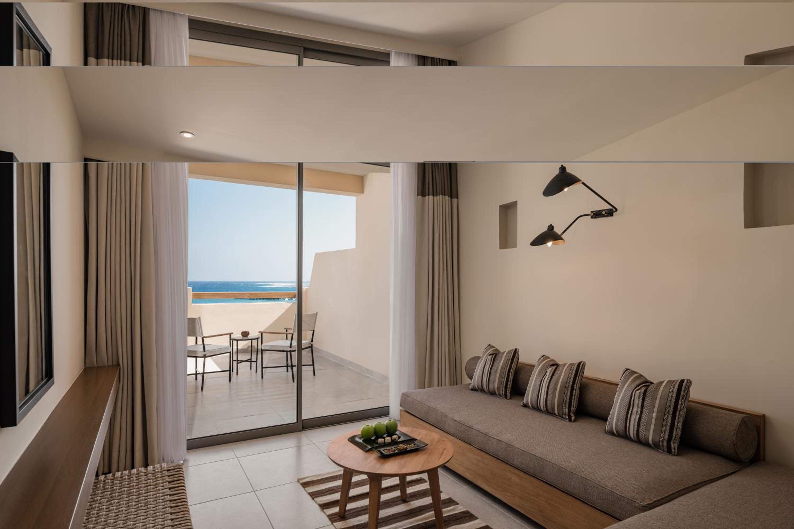 Deluxe Family Queen Sea View