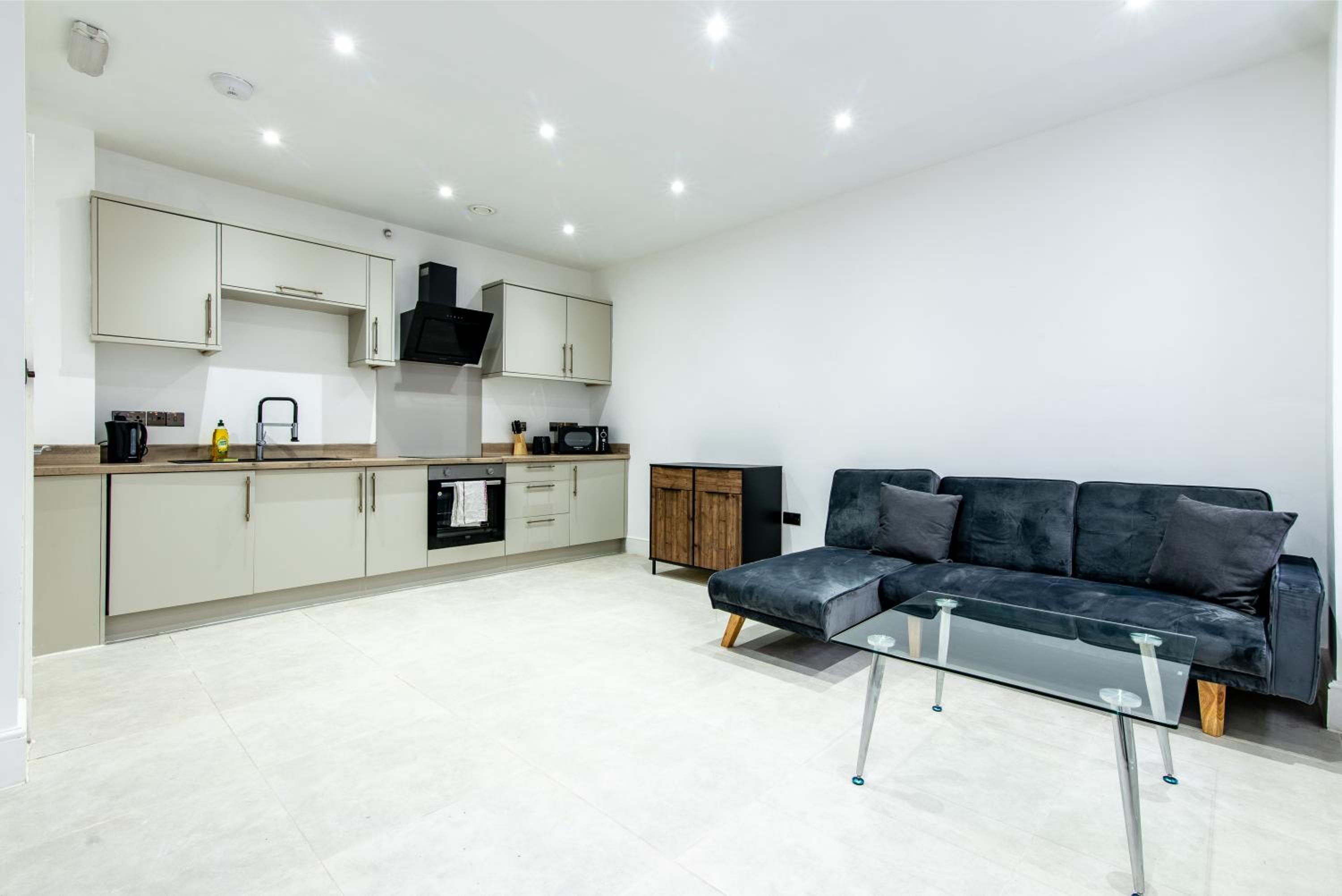 One-Bedroom Apartment photo 1